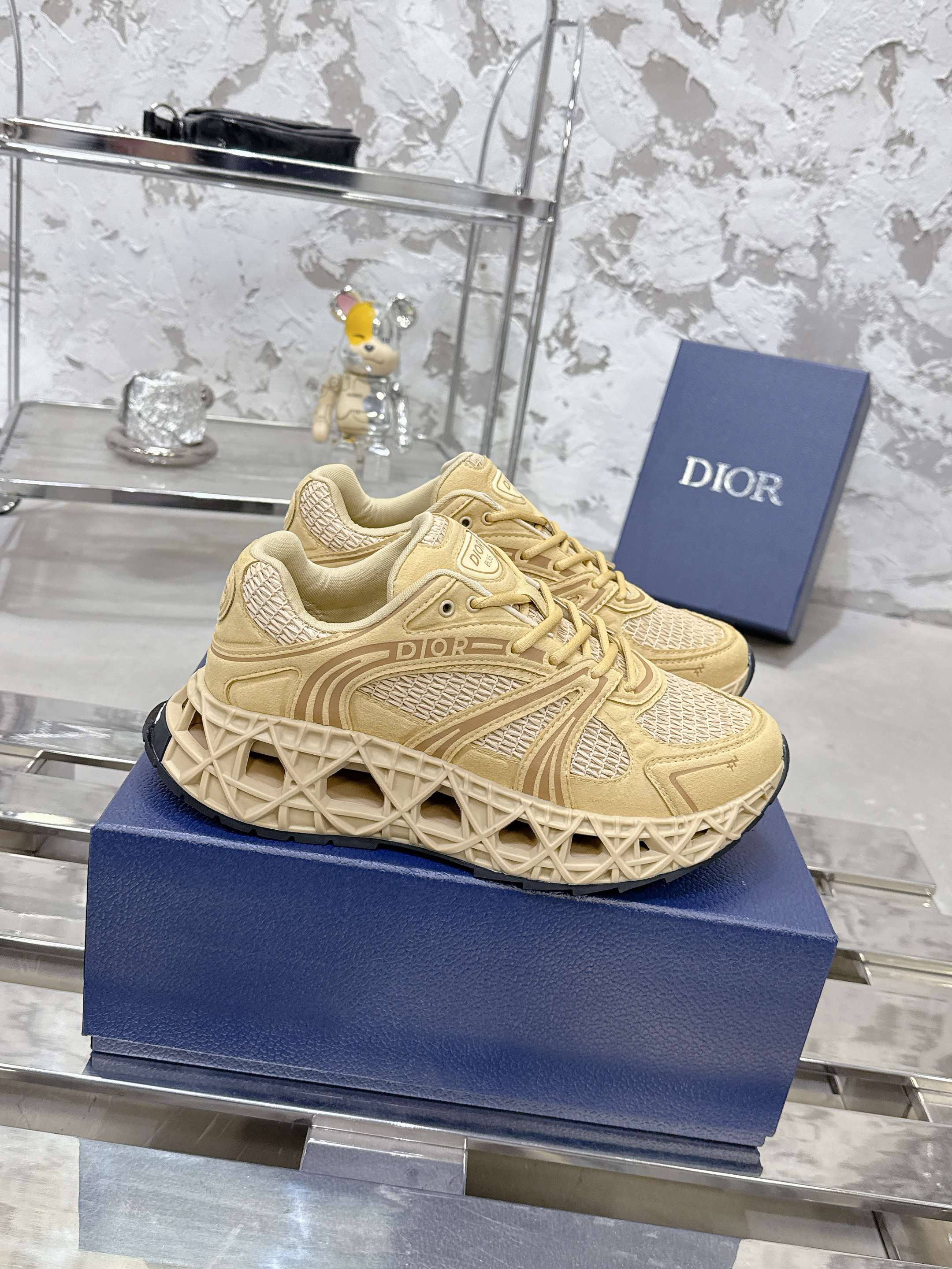Dior B35 春夏コレクション 高級スポーツシューズ
