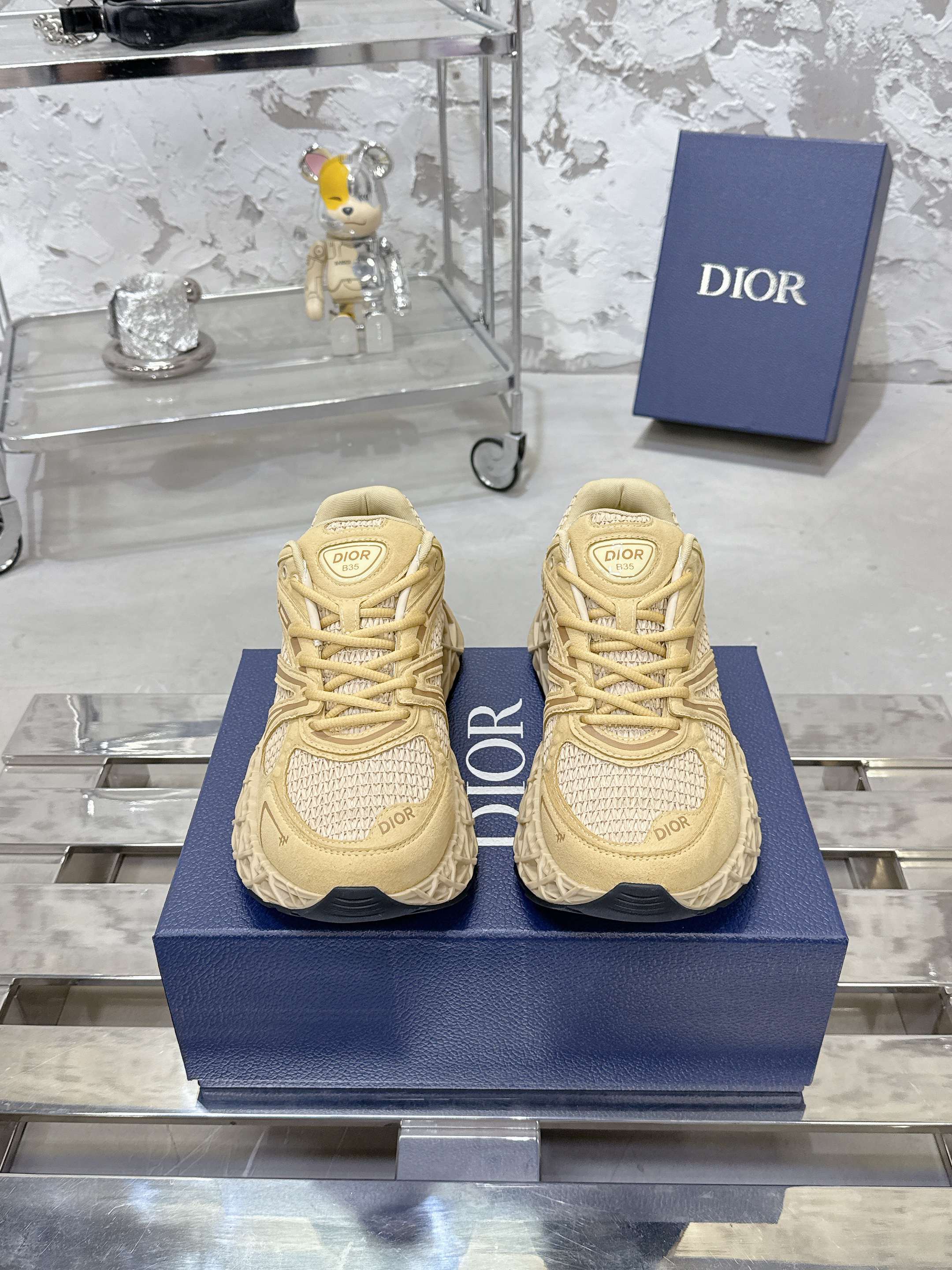 Dior B35 春夏コレクション 高級スポーツシューズ