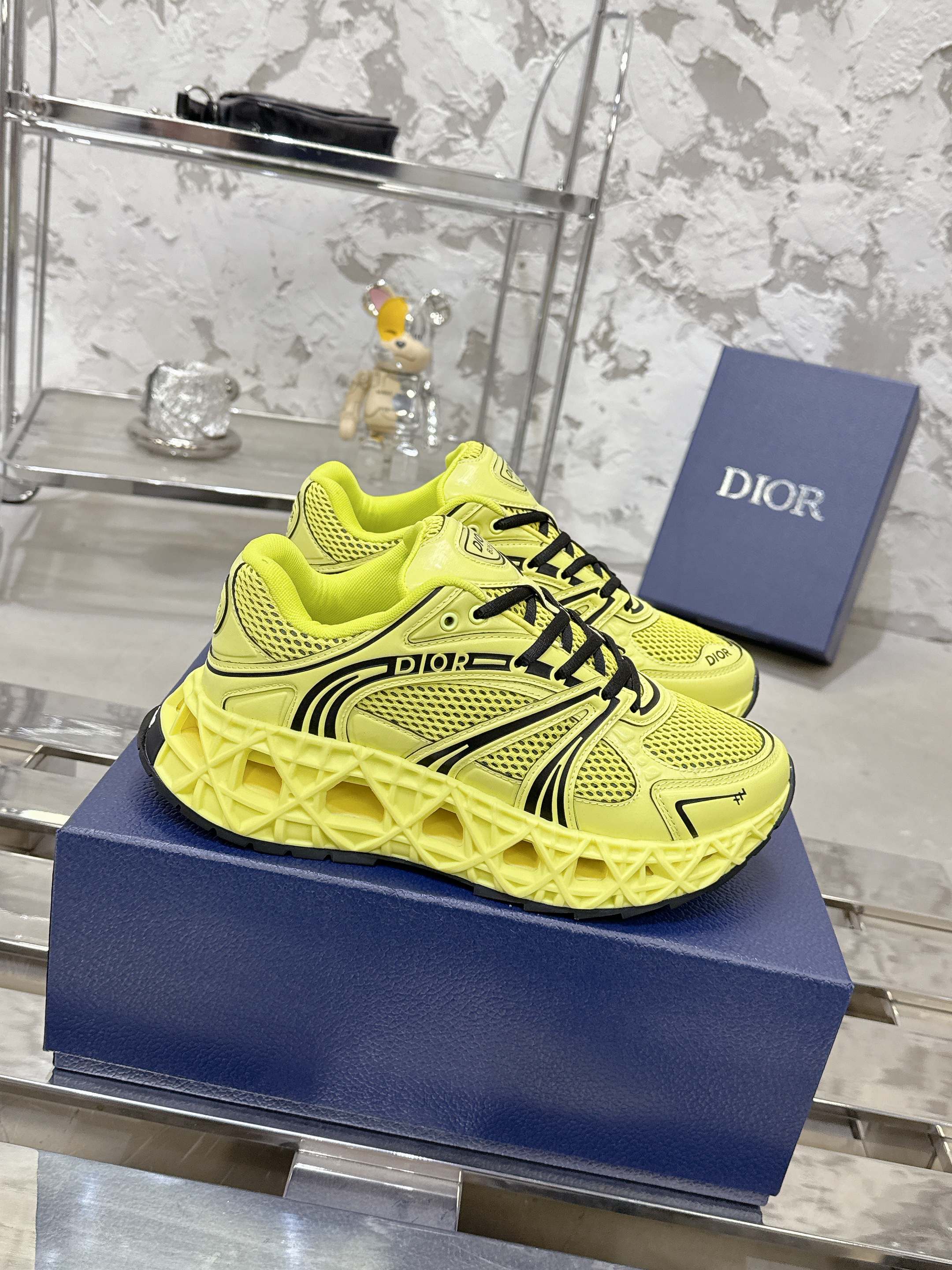 Dior B35 春夏男装スニーカー - 高級素材とデザインの絶妙な融合