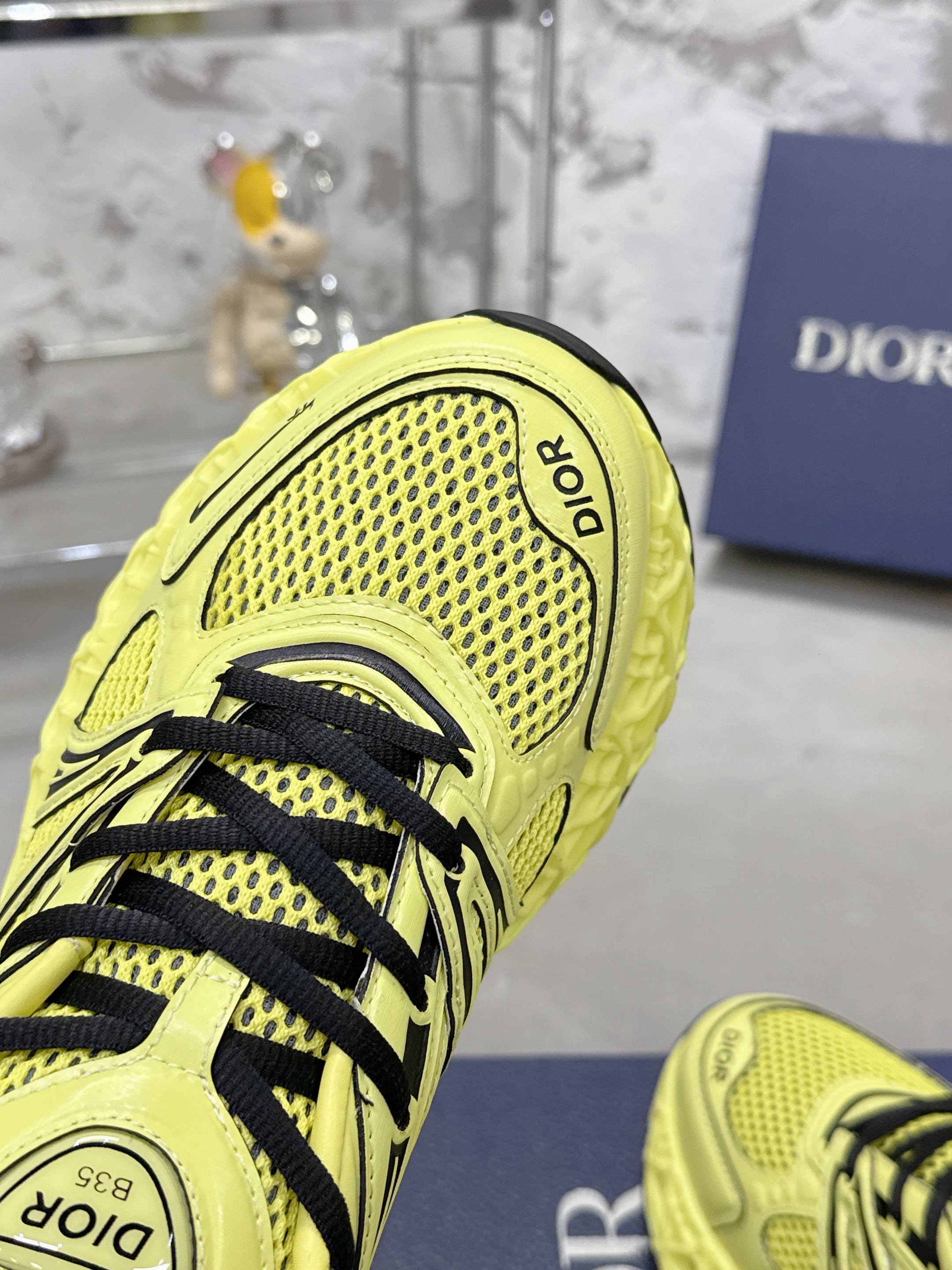 Dior B35 春夏男装スニーカー - 高級素材とデザインの絶妙な融合