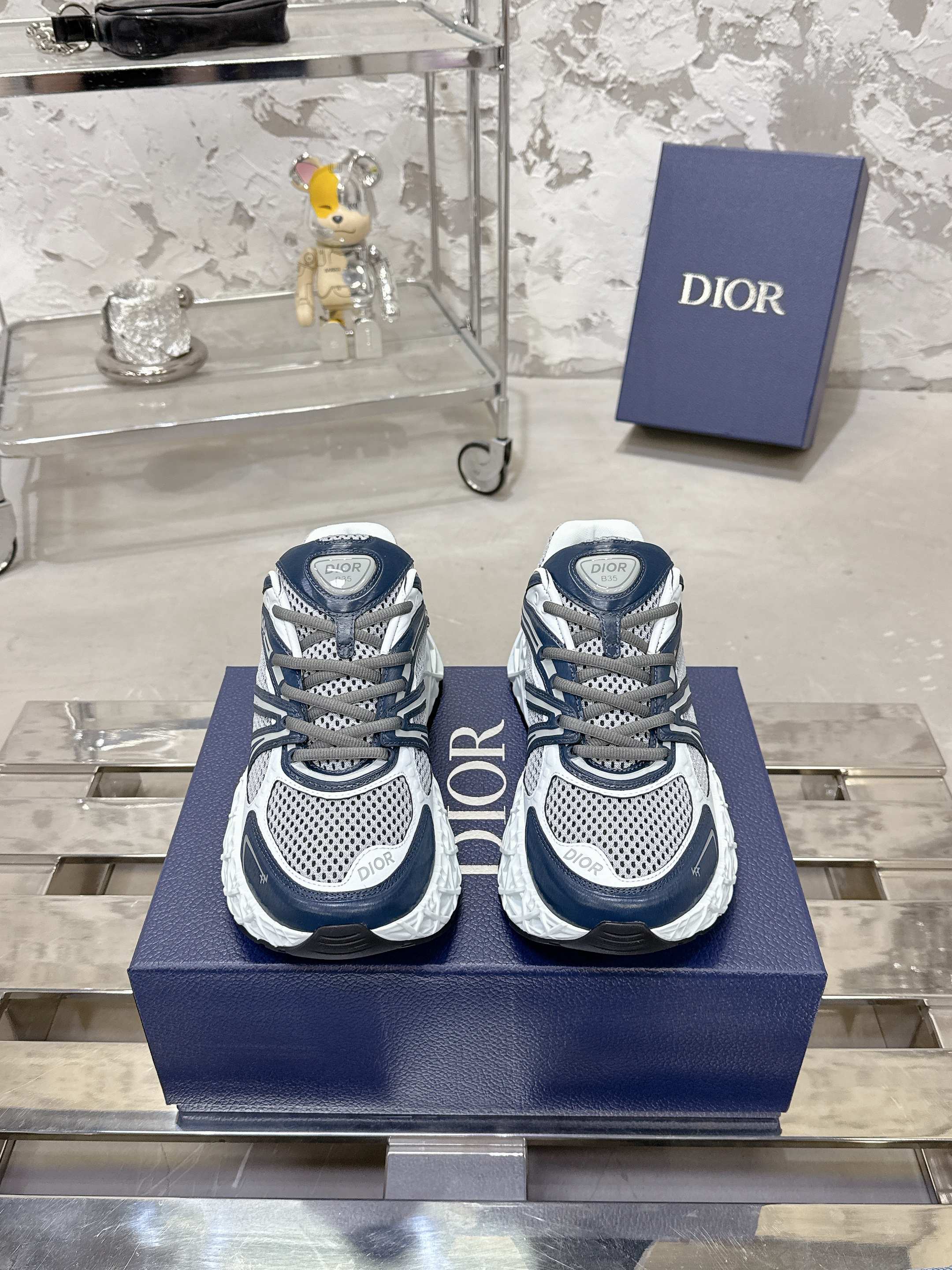 Dior B35 スニーカー - 春夏の新作高級デザイン