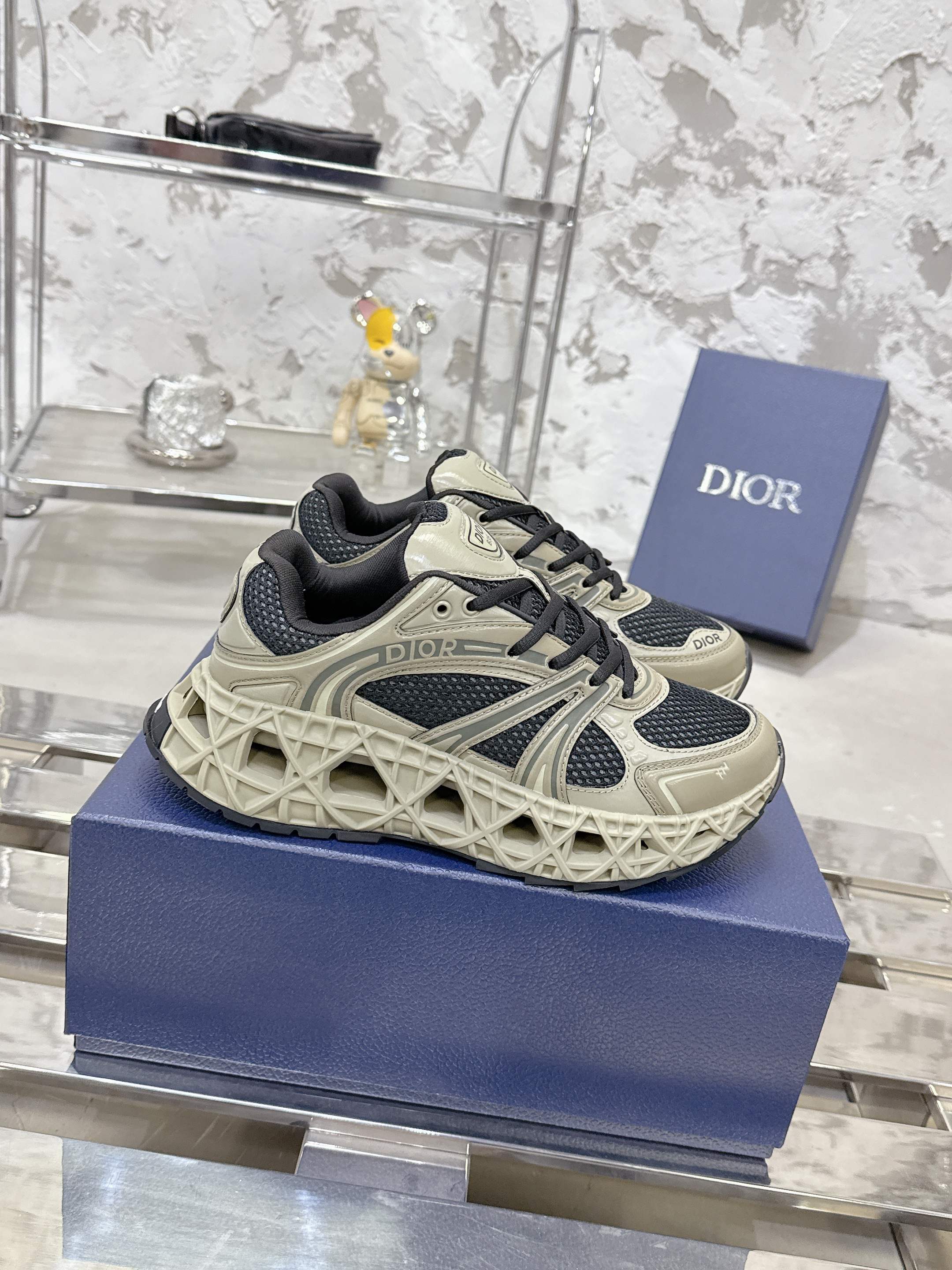 Dior B35 春夏コレクション スニーカー