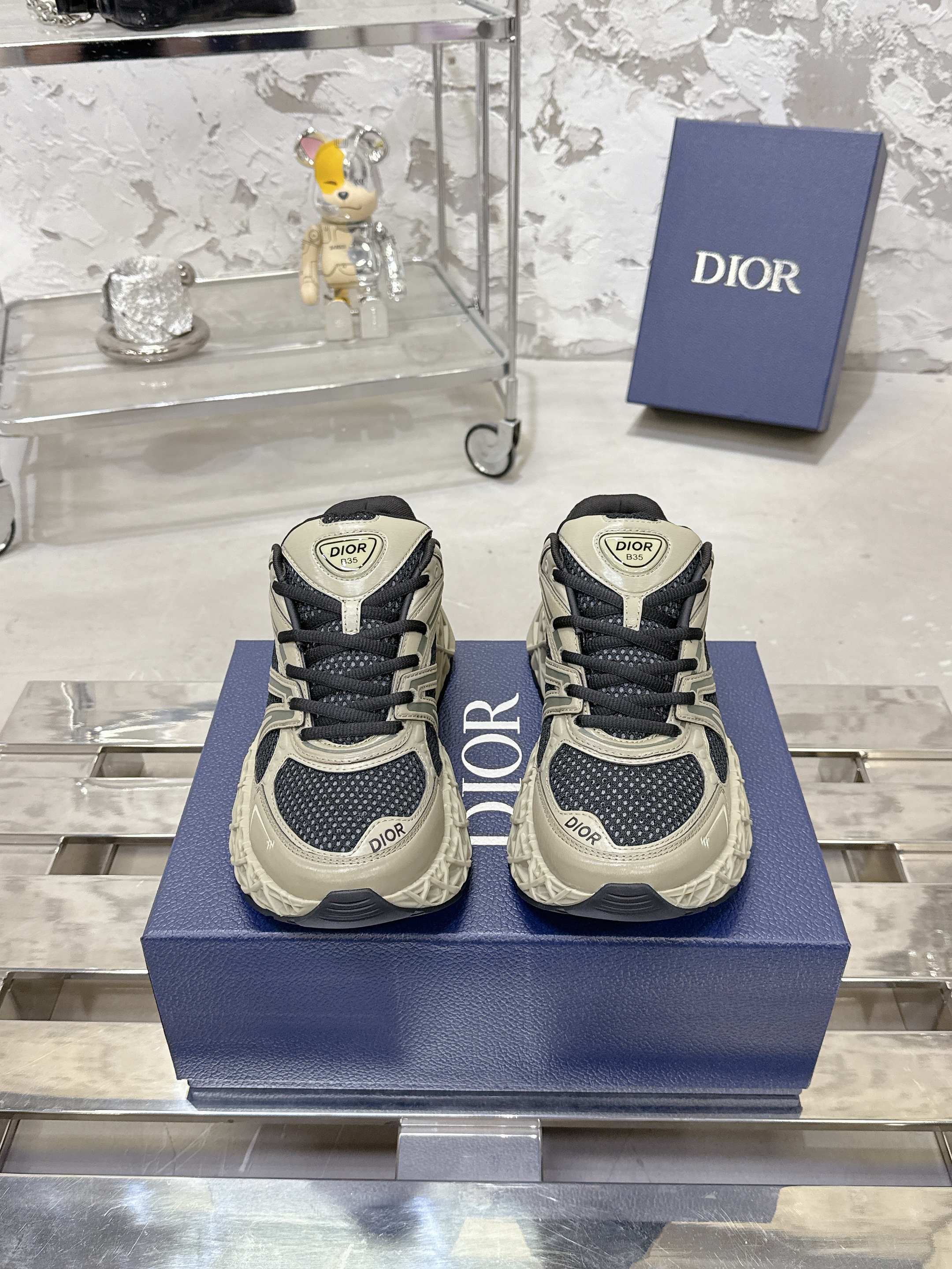 Dior B35 春夏コレクション スニーカー