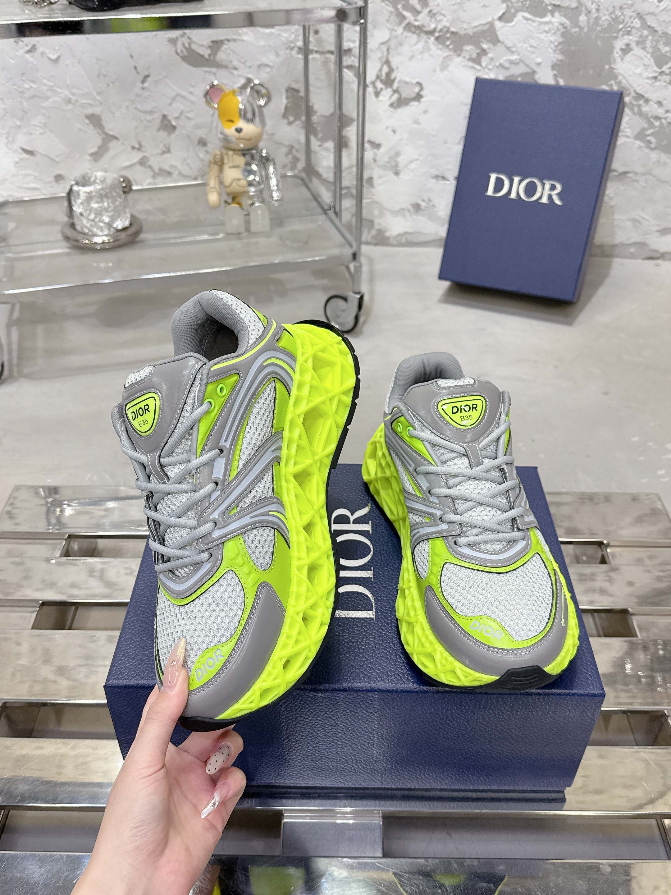 Dior B35 春夏男装スニーカー｜高級感と実用性の融合