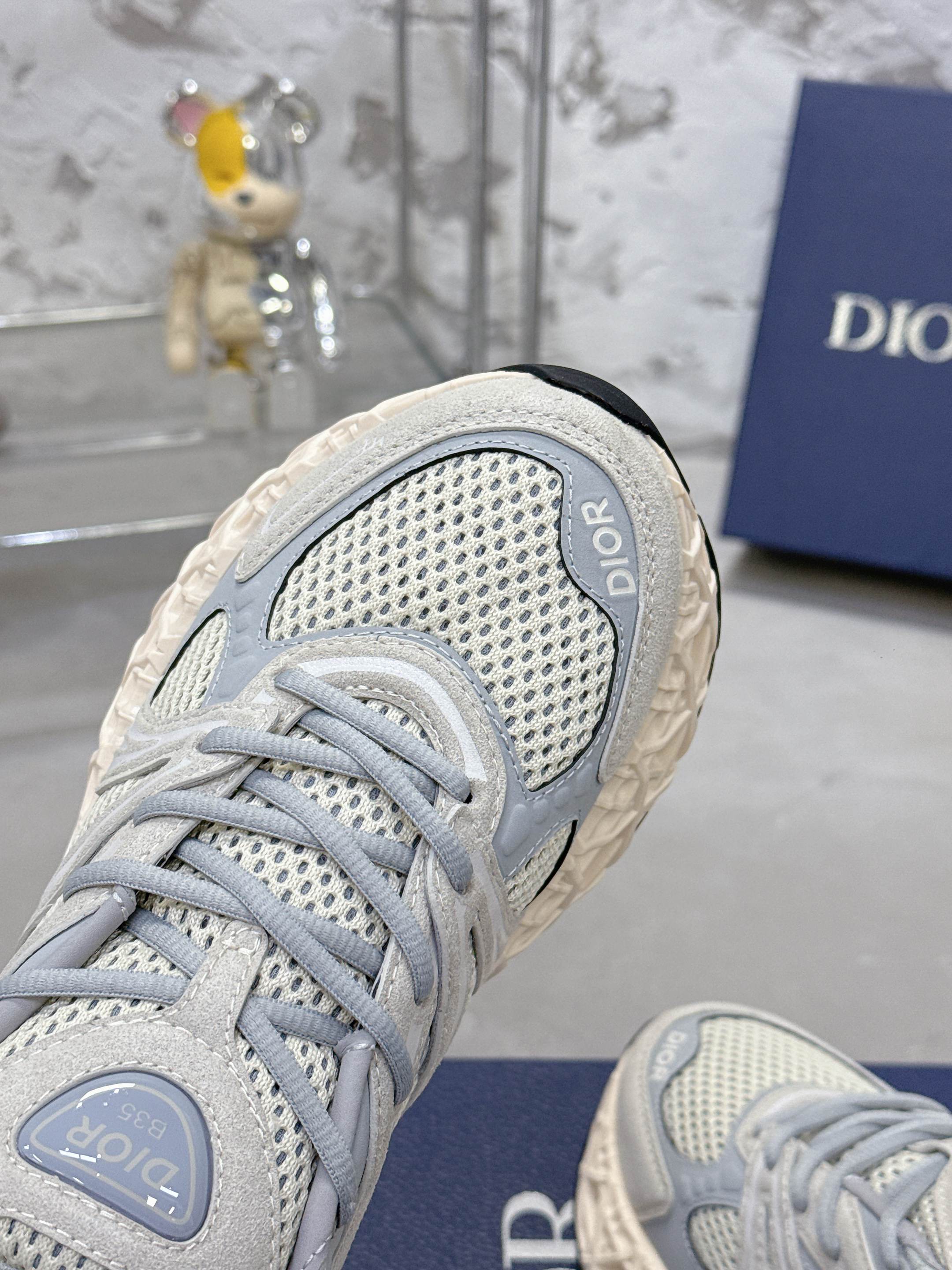 Dior B35 春夏男装シューズ - 豪華なデザインと快適性