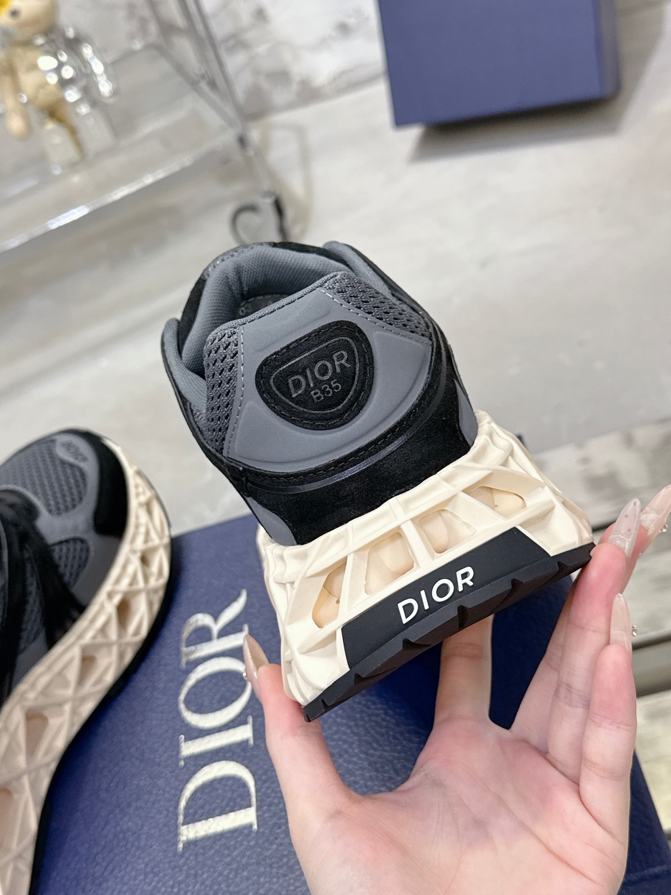 Dior B35 春夏男装休闲运动鞋 - 高級素材と実用性の融合