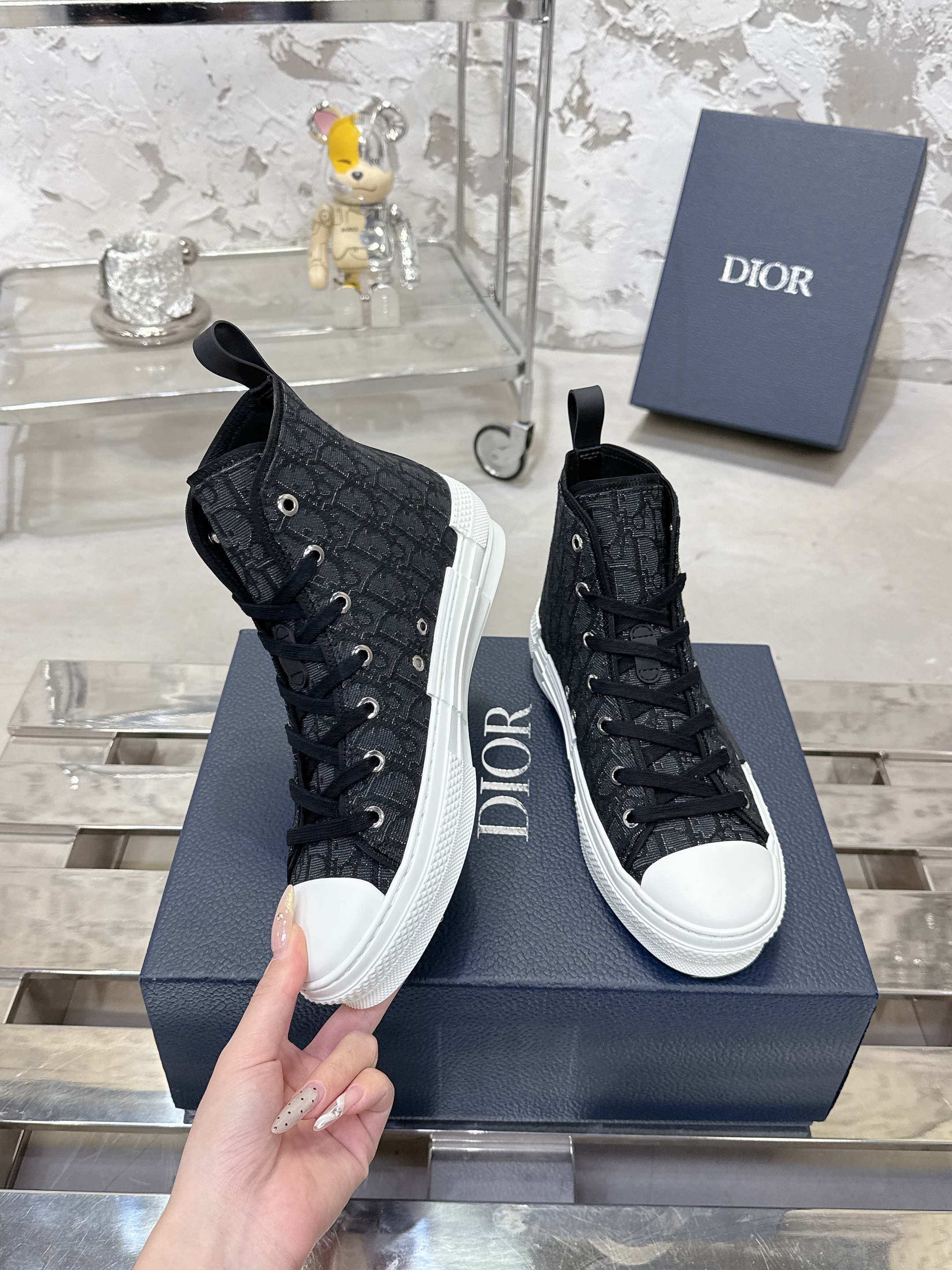 Dior B23 高級カジュアルスニーカー - クラシックなデザインと快適性