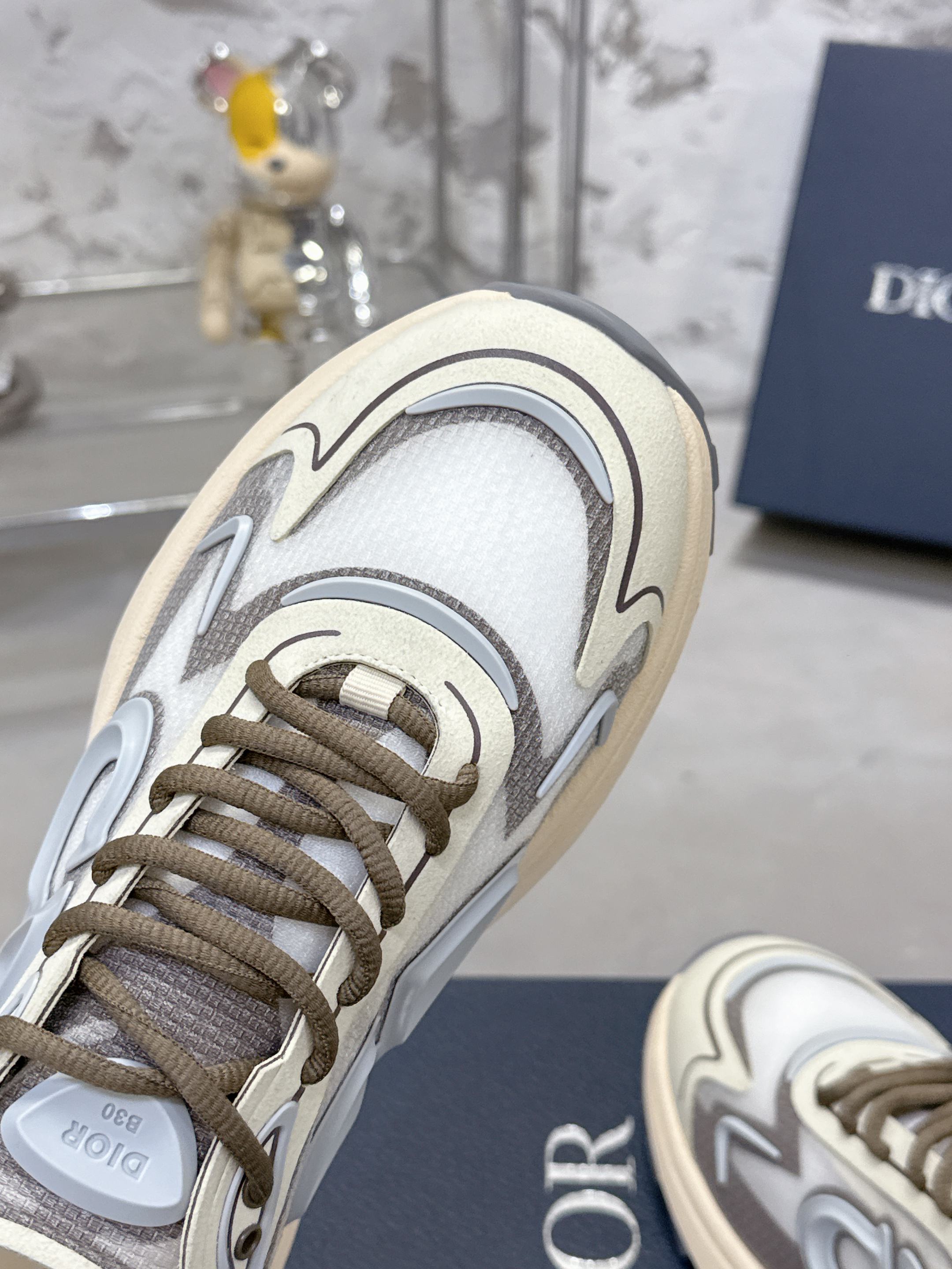 Dior B30 Countdown 科技運動鞋 - 軽やかで快適なスニーカー