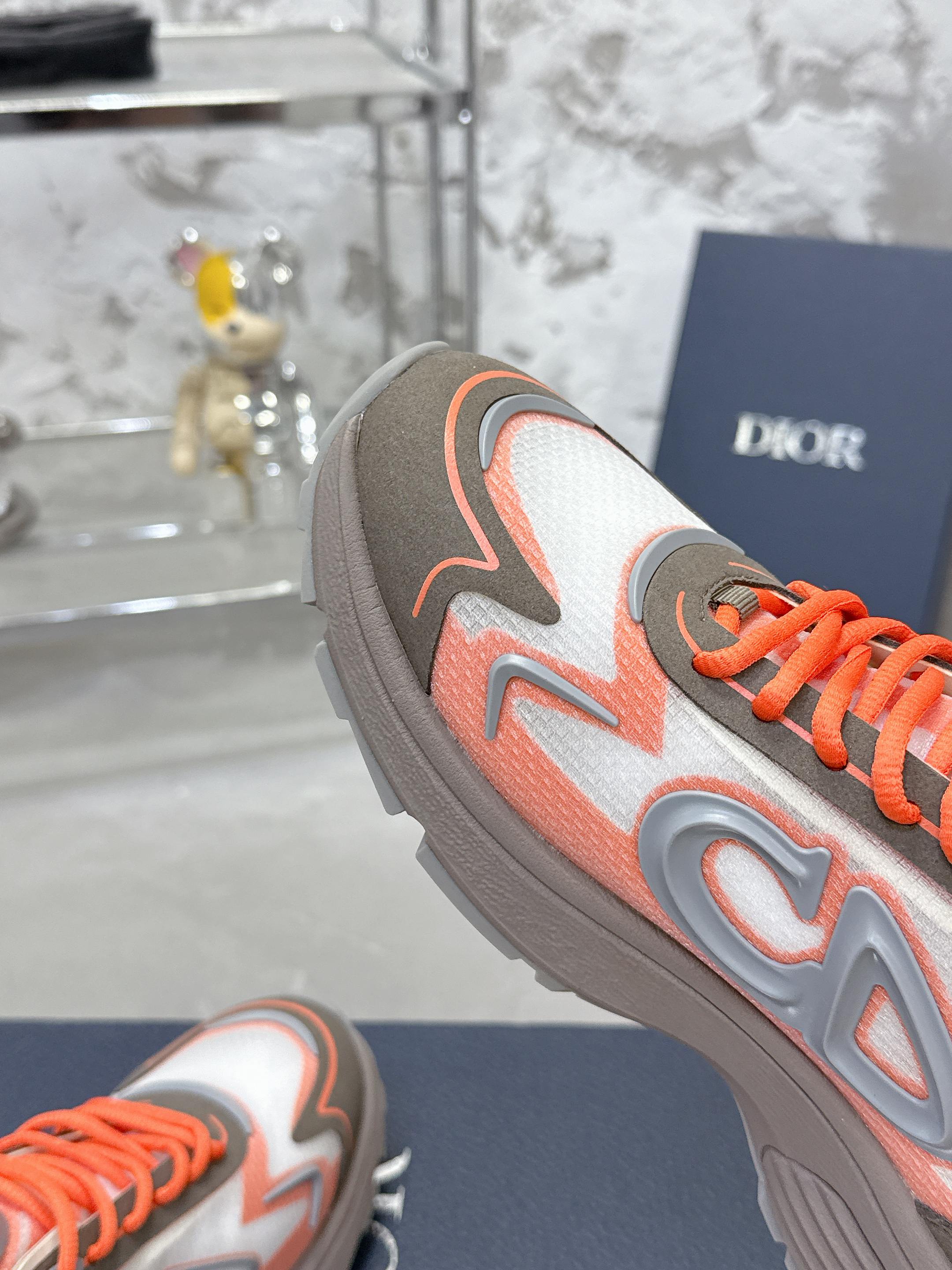 Dior B30 Countdown テクノロジー スニーカー 高級感あふれるデザイン