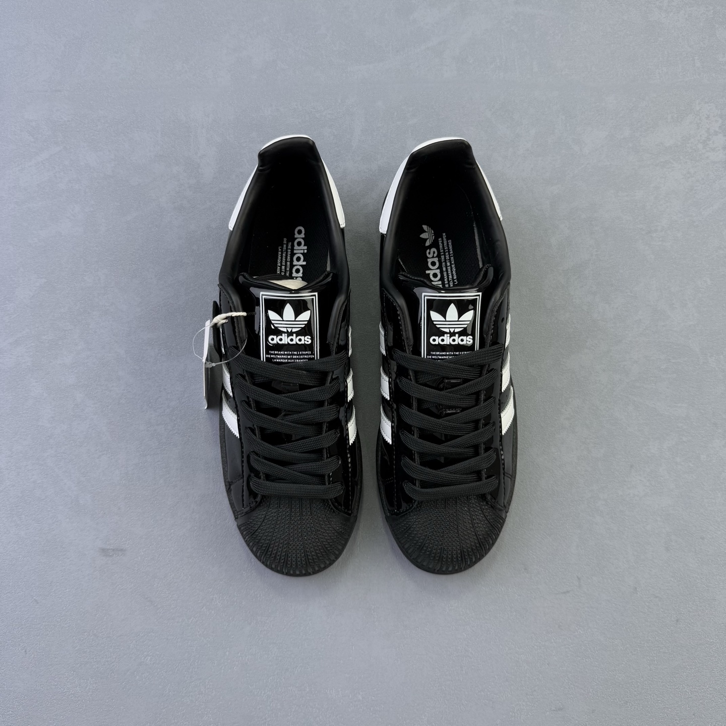 💰170
Adidas Superstar II JH7756 贝壳头休闲板鞋
尺码：35 36 36.5 37 38 38.5 39 40 40.5 41 42 42.5 43 44 