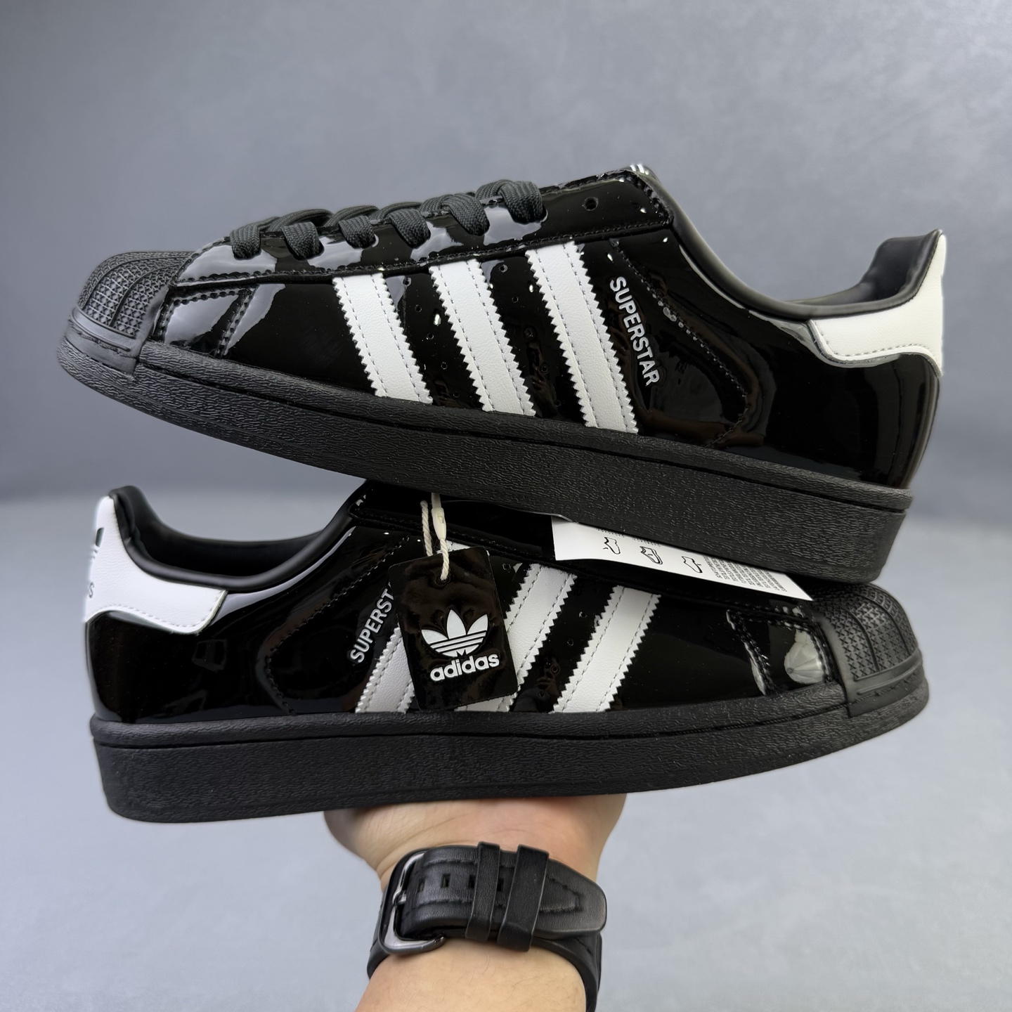 💰170
Adidas Superstar II JH7756 贝壳头休闲板鞋
尺码：35 36 36.5 37 38 38.5 39 40 40.5 41 42 42.5 43 44 