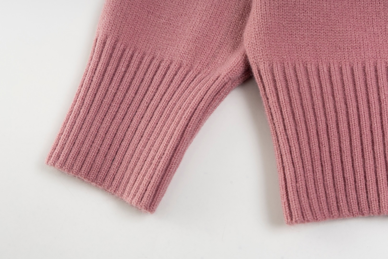 “Classic Market Edition: Love 2025s Sweater, 730g Wool, S-XL Sizes” - 图片 6