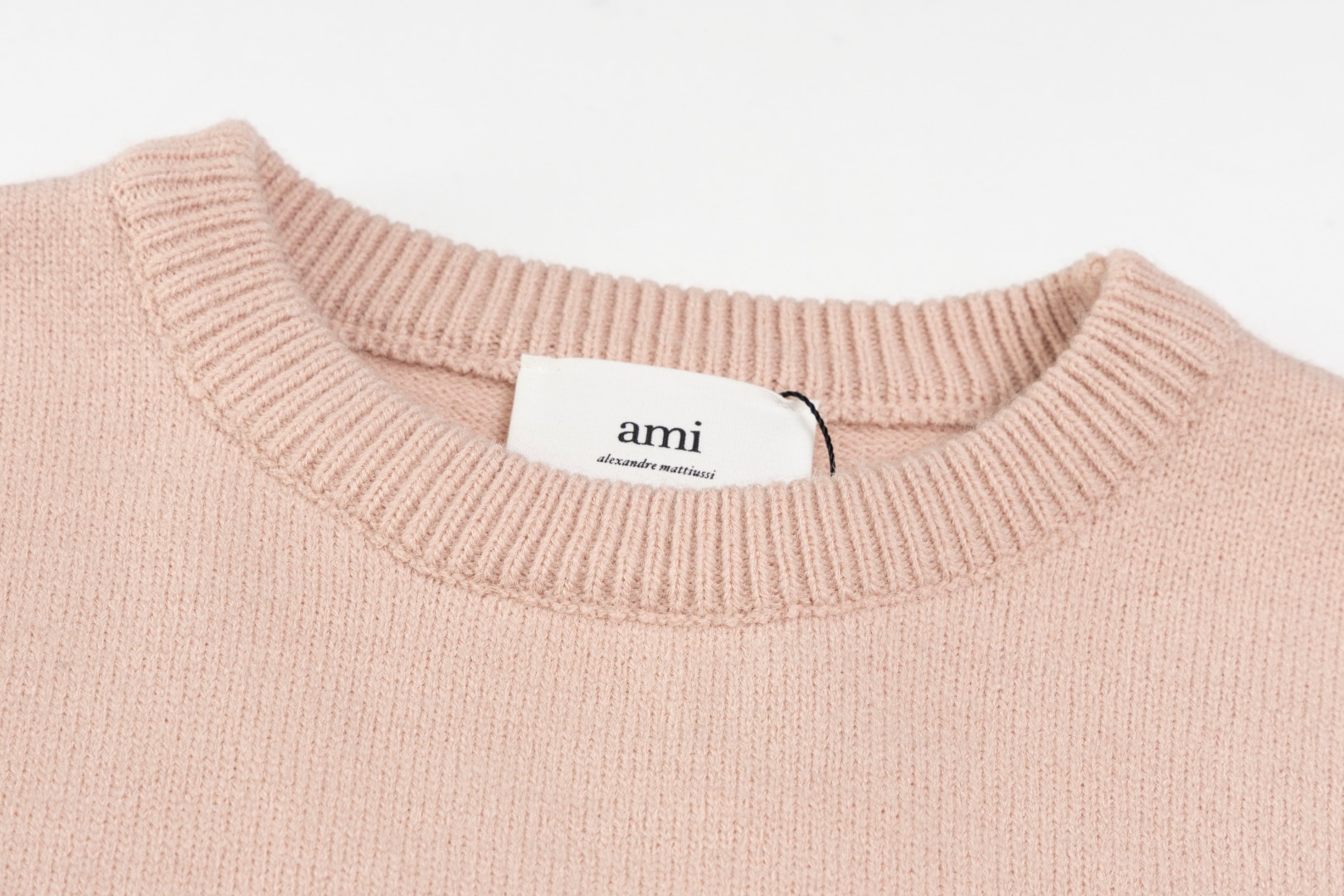 “Classic Market Sweater: Love 2025s Edition Summary” - 图片 3