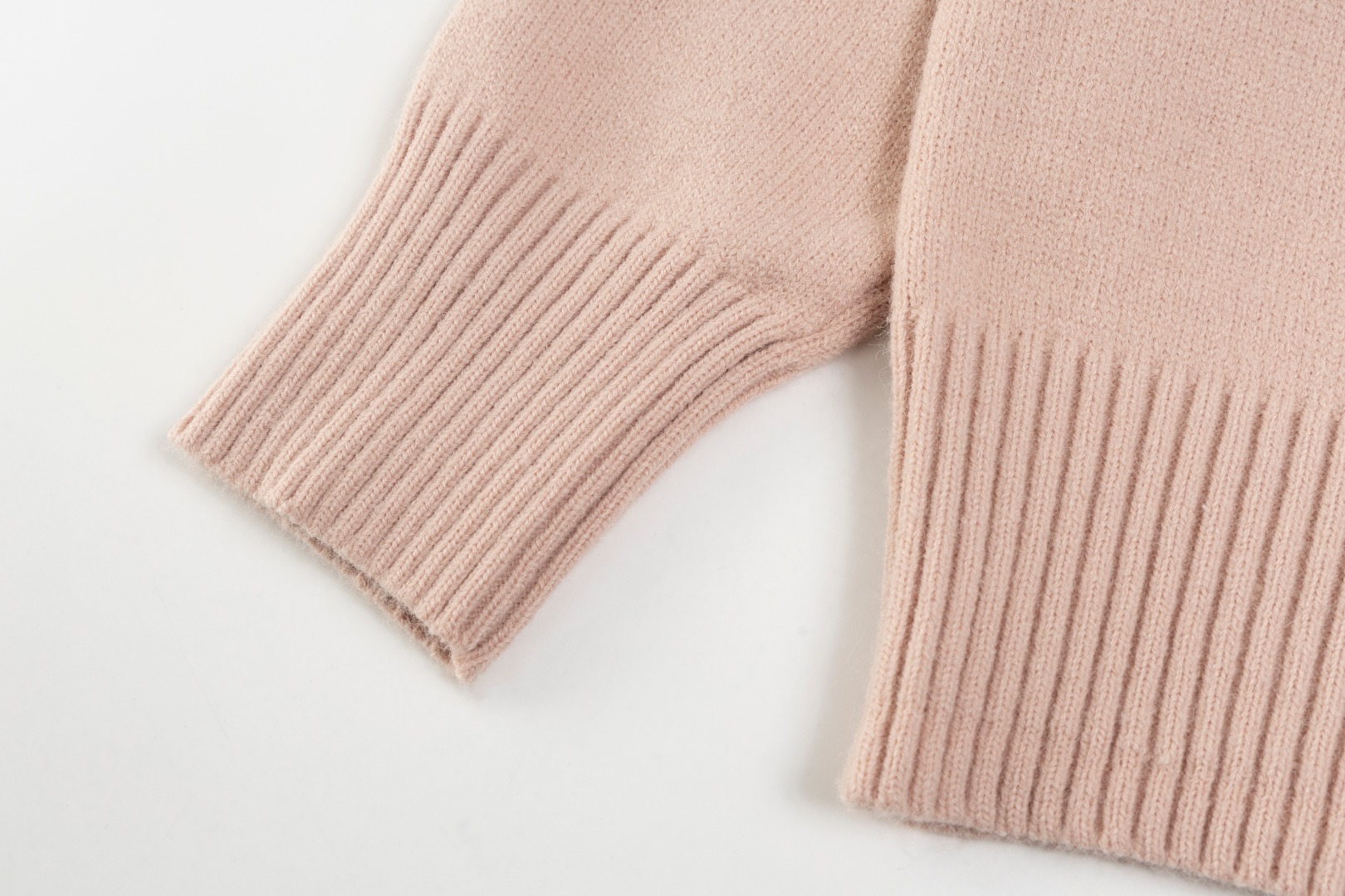 “Classic Market Sweater: Love 2025s Edition Summary” - 图片 6