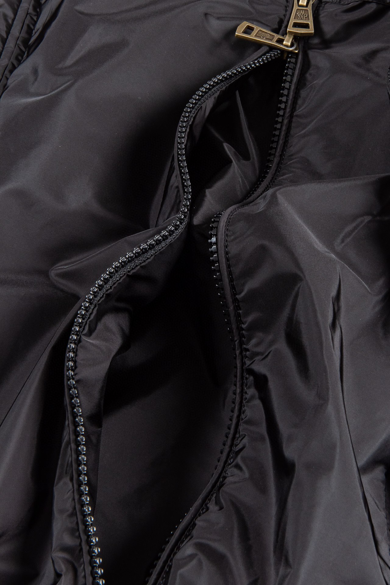 New#m1️蒙口MONCL*R24SS防水夹克隐藏连帽外套同步官网发售！仅在柜台发售的顶尖限量单品专柜