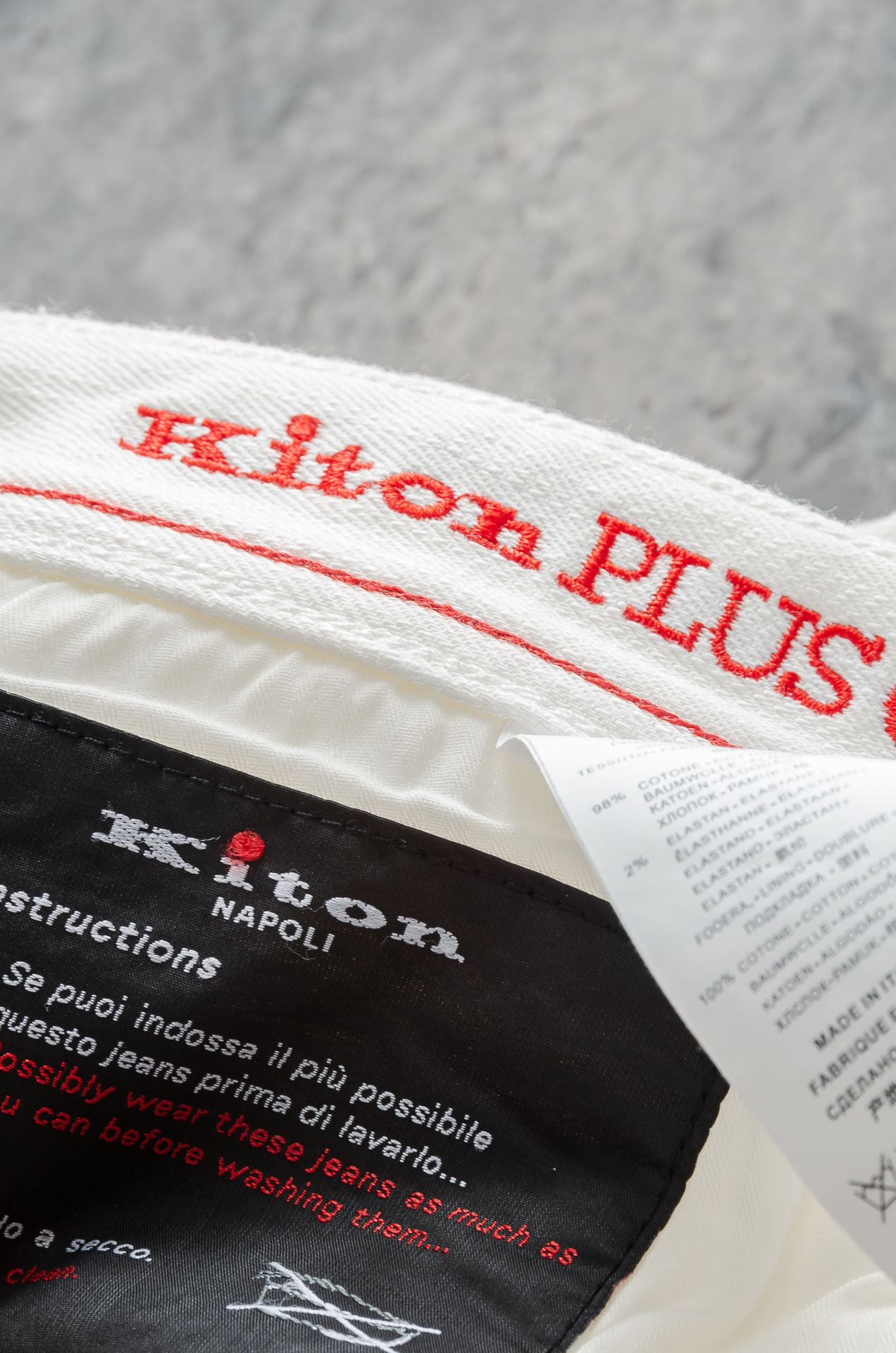 Kit# on 男士时装款商务休闲丹宁牛仔裤最新出品，巴黎秀场演绎款！！高端奢华且非常牛掰的一款丹宁裤装