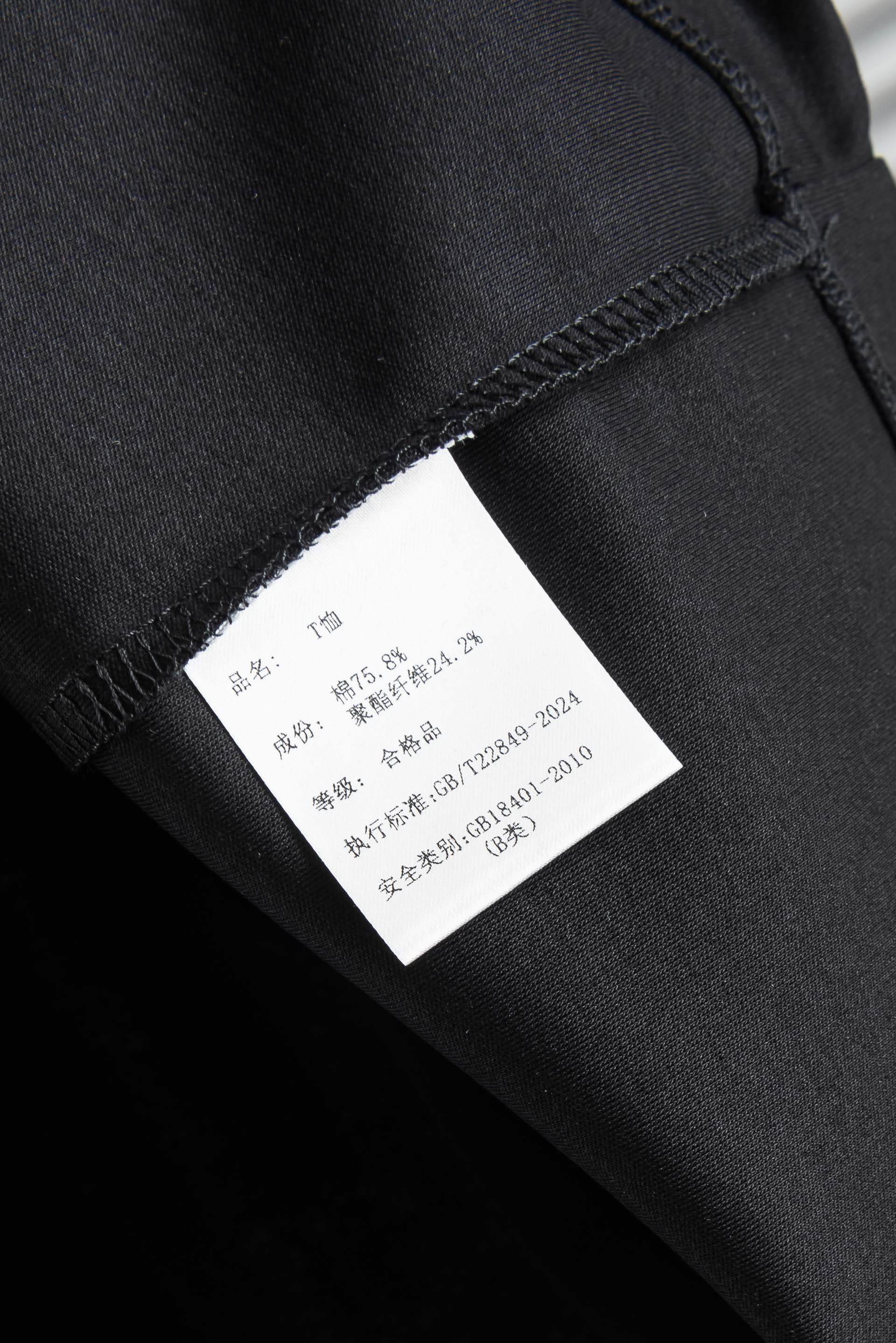 杰尼亚Zegna2026ss春夏蜂窝六角肌理具有超强透气吸湿排汗男士V领短袖POLO衫# 此款POLO衫面料选用客供进口 杰尼亚Zegna2026ss春夏蜂窝六角肌理具有超强透气吸湿排汗男士V领短袖POLO衫# 此款POLO衫面料选用客供进口