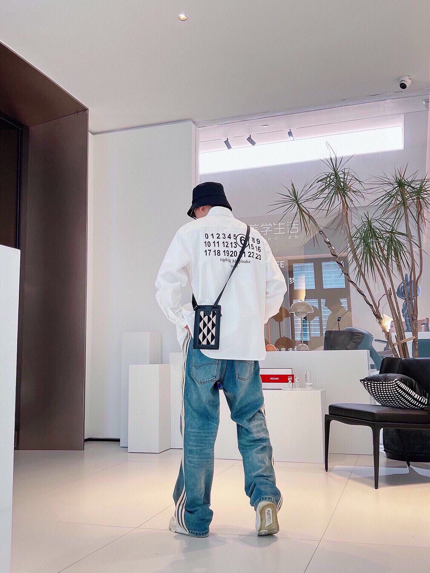 High-density Cotton Long Sleeve Shirt with Logo Embroidery and Stereo-printing Letters - 图片 9