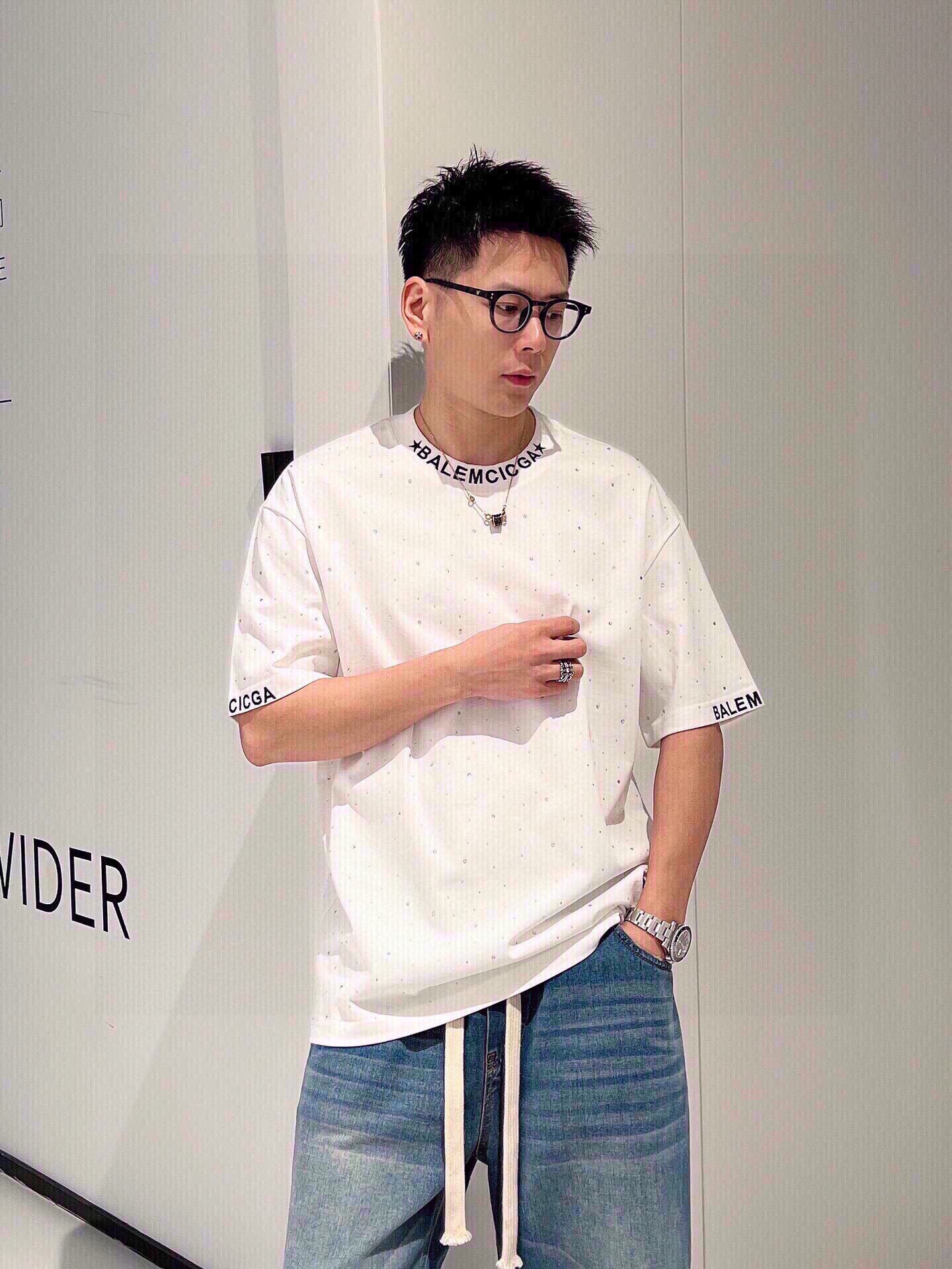 P Bal巴黎 春夏新款刺绣字母烫钻重工短袖T恤  前后成衣满钻设计 领口 袖口刺绣设计，巴黎最新爆🔥款