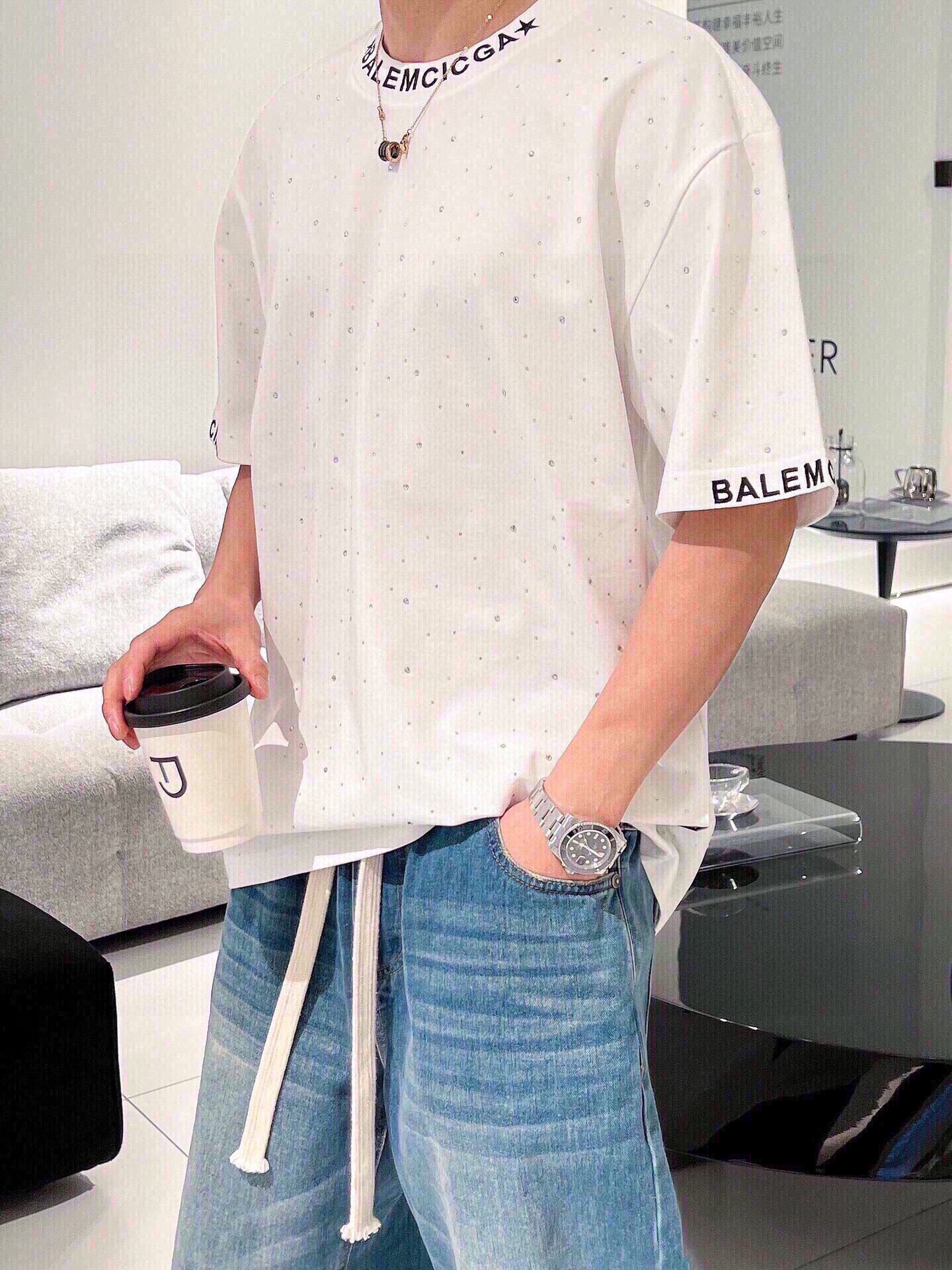 P Bal巴黎 春夏新款刺绣字母烫钻重工短袖T恤  前后成衣满钻设计 领口 袖口刺绣设计，巴黎最新爆🔥款