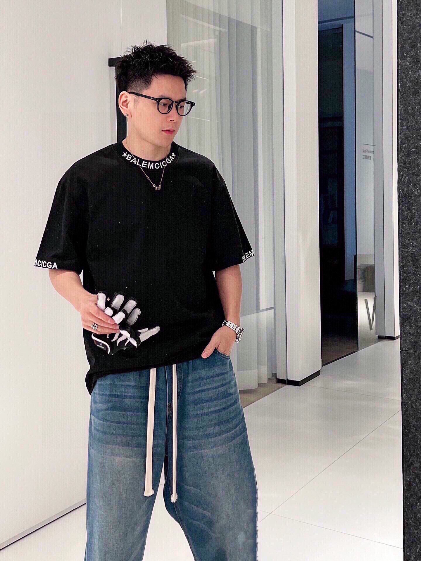 P Bal巴黎 春夏新款刺绣字母烫钻重工短袖T恤  前后成衣满钻设计 领口 袖口刺绣设计，巴黎最新爆🔥款