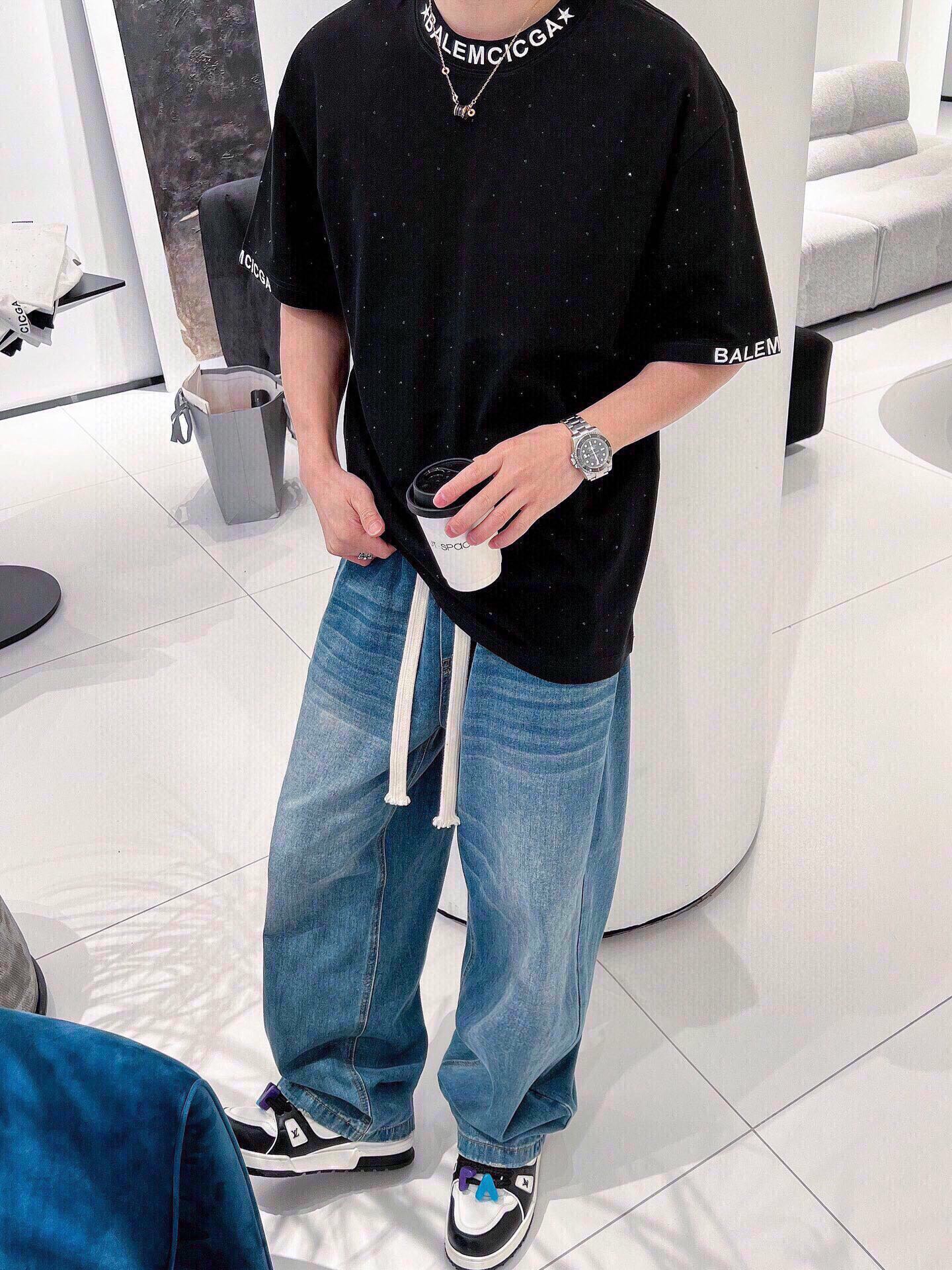 P Bal巴黎 春夏新款刺绣字母烫钻重工短袖T恤  前后成衣满钻设计 领口 袖口刺绣设计，巴黎最新爆🔥款