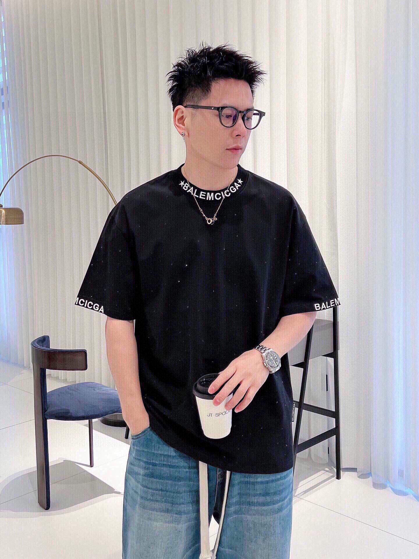 P Bal巴黎 春夏新款刺绣字母烫钻重工短袖T恤  前后成衣满钻设计 领口 袖口刺绣设计，巴黎最新爆🔥款