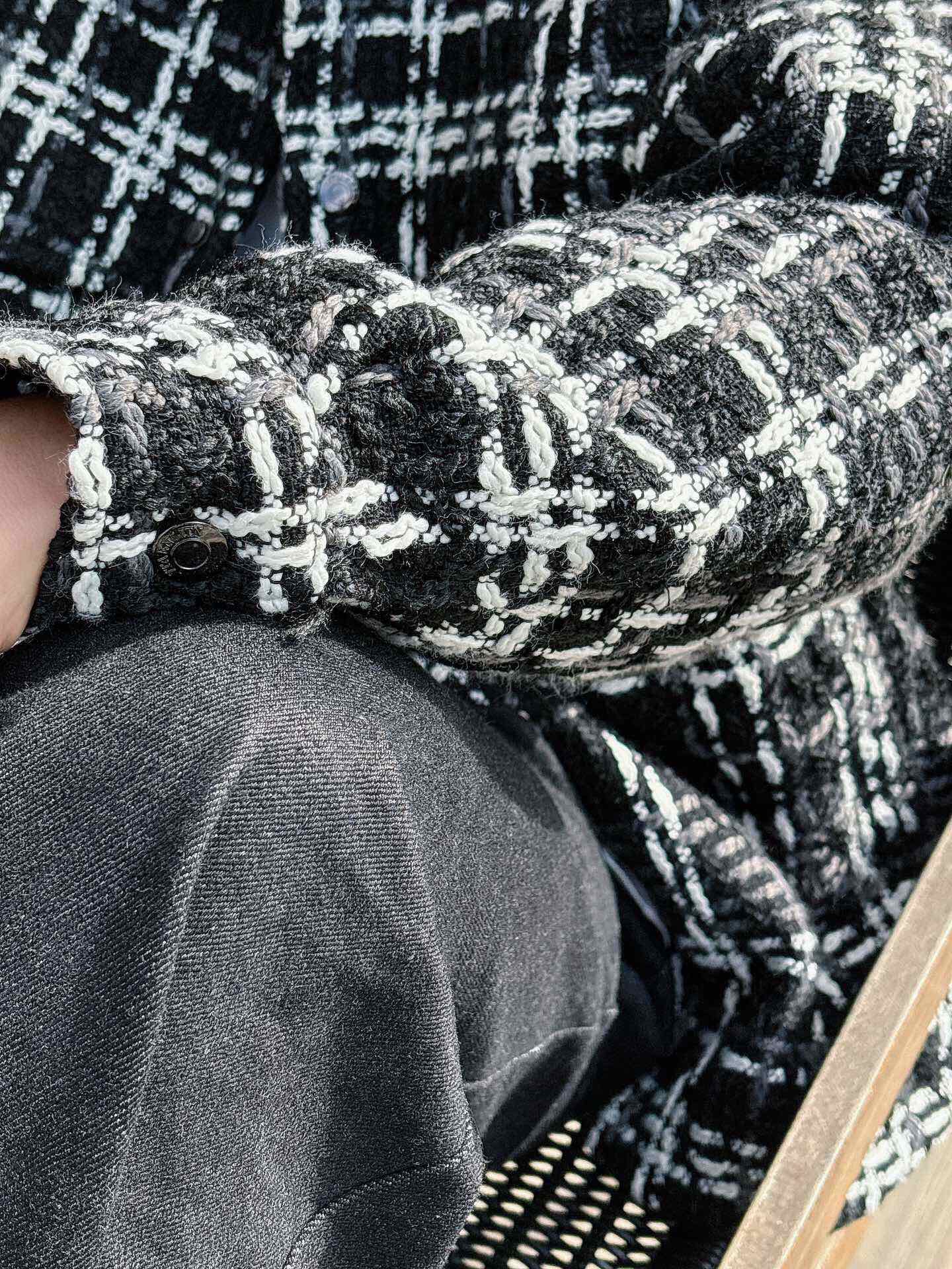 P。VTAENLITN ⁽高定款⁾ 90纯白鸭🦆绒。顶级千鸟格系列面包服男女同款国标90白鸭绒 蓬松度8