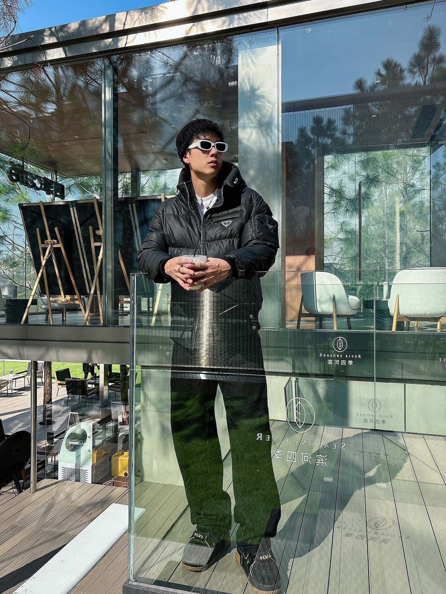 P 普拉达 秋冬新款羽绒服。全部90绒的。带着经典的Logo组合搭配，第一眼看到就是满满的视觉冲击，保暖