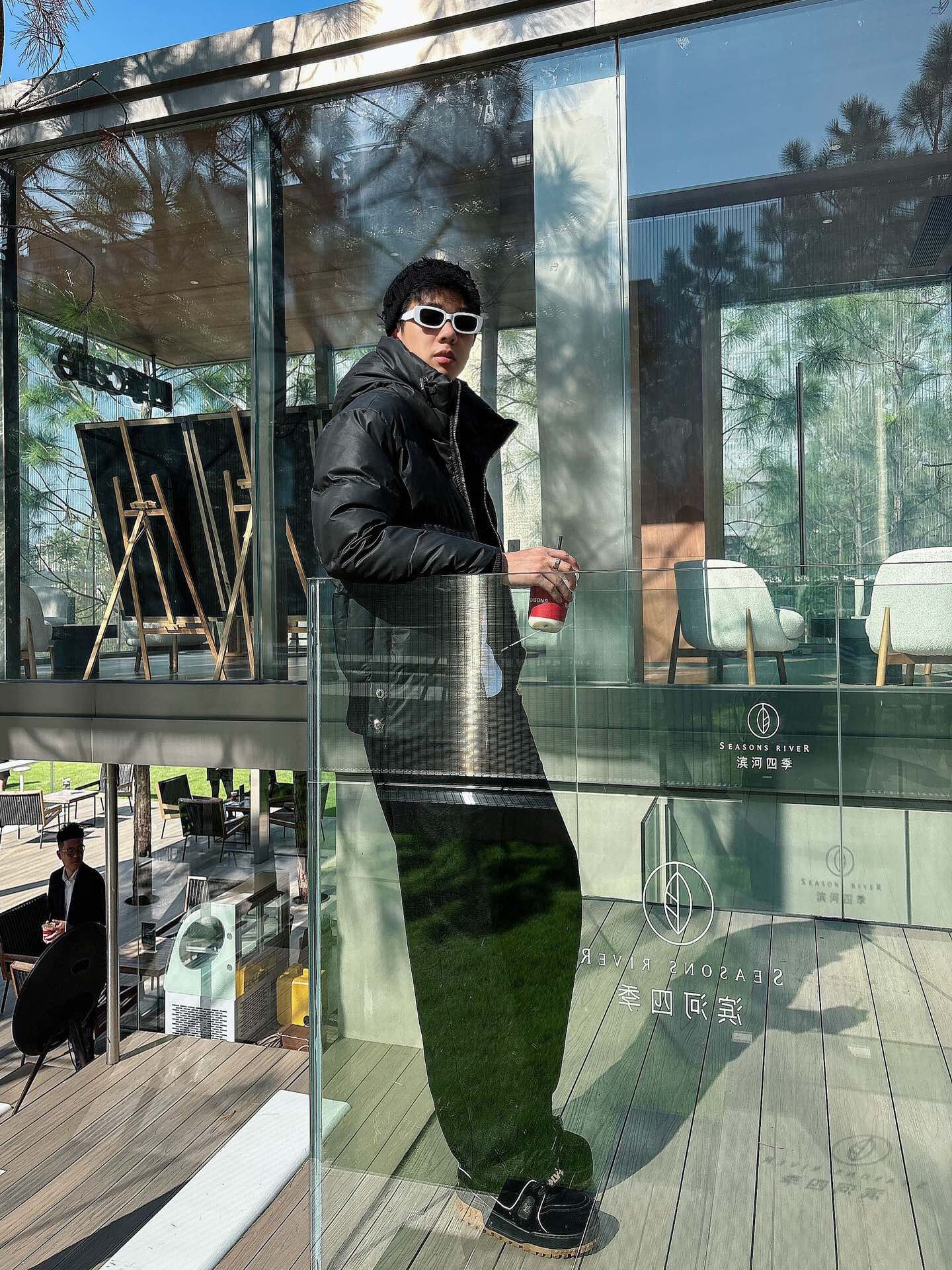 P 普拉达 秋冬新款羽绒服。全部90绒的。带着经典的Logo组合搭配，第一眼看到就是满满的视觉冲击，保暖