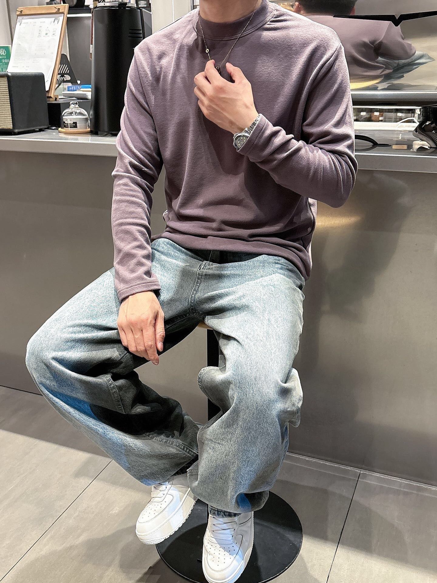 NO:595499,P Drit high-end autumn and winter new cationic self-heating German velvet warm and comfortable long-sleeved bottoming shirt!  Fabrics supplied by customers!  Self-heating velvet material!  It feels delicate, soft and skin-friendly!  Keep your upper body warm!  Really love it!  A must-have for all-weather sports and daily commuting!  The style is simple and versatile, so it doesn’t matter who you are or your age!  Really awesome!  It’s OK to keep it for yourself and give it away!  Color: black white gray Size M-3XL Style number: 3565, alexander wang19860909P  Drit 高定款 秋冬新款阳离子自发热德绒保暖舒适长袖打底衫！ 客供面料！自发热德绒材质！手感细腻柔软亲肤舒适！上身暖和！真的爱了！全天候运动日常通勤必备款！版型简约百搭不挑人不挑年龄！真的太赞了！自留送人都ok！ 颜色:黑色 白色 灰色 尺码M-3XL 款号:3565,,alexander wang,Men's clothing