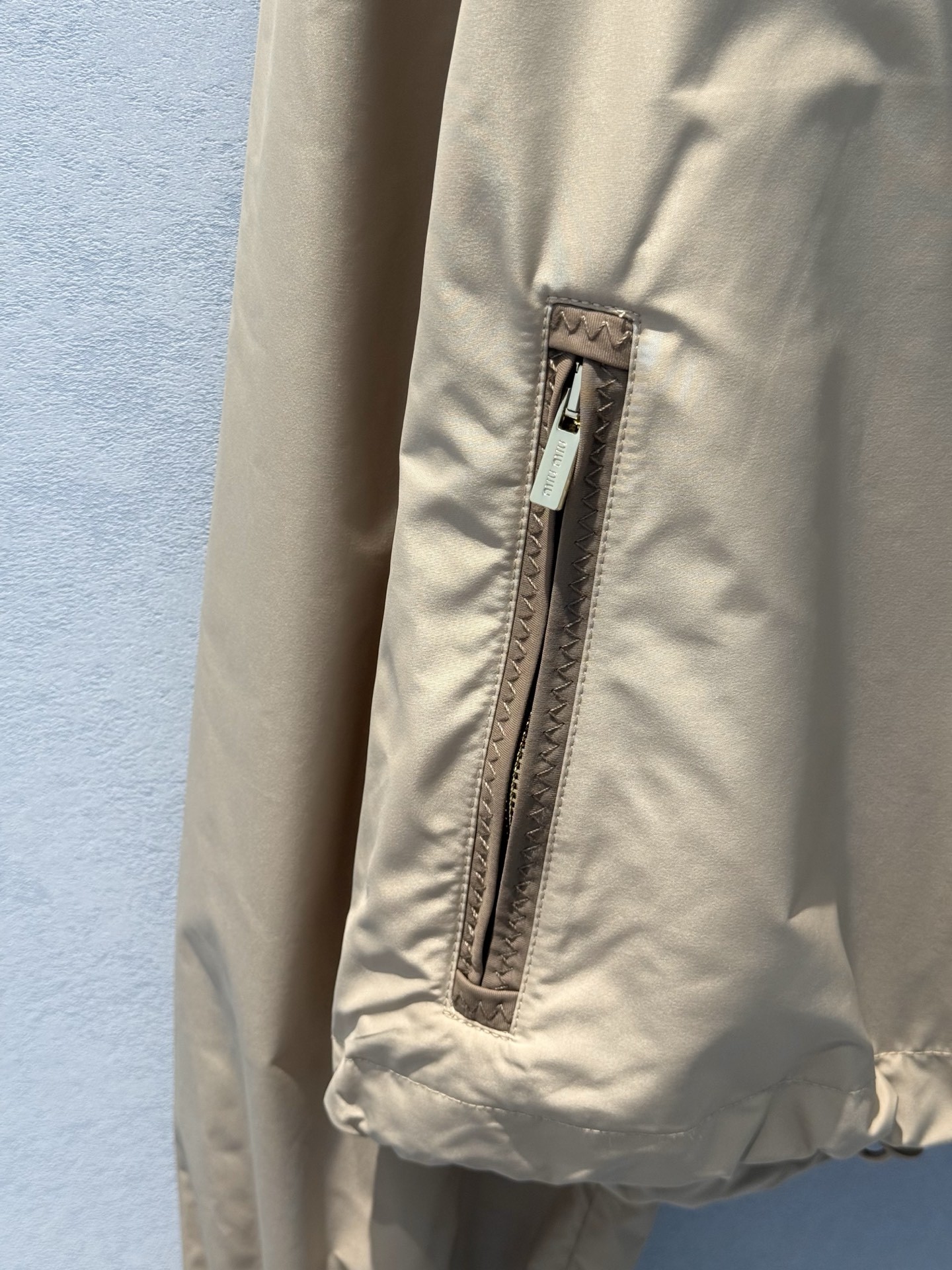 SML First-Class Female Clothes: Stylish, Comfortable, and Waterproof Options - 图片 7