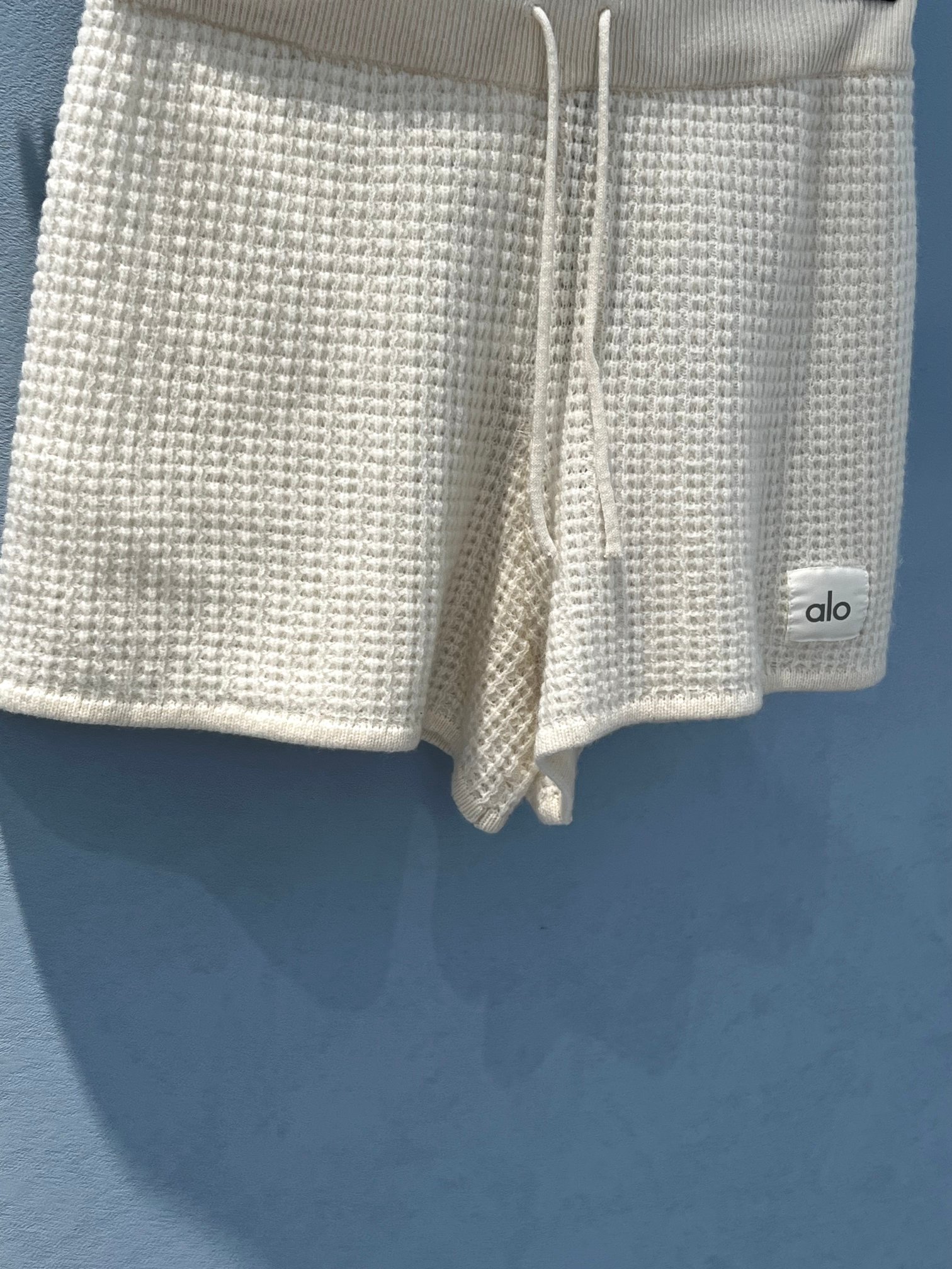 Stylish and Versatile: P759 Dress with ALO Waffle Shorts for Effortless Chic - 图片 5