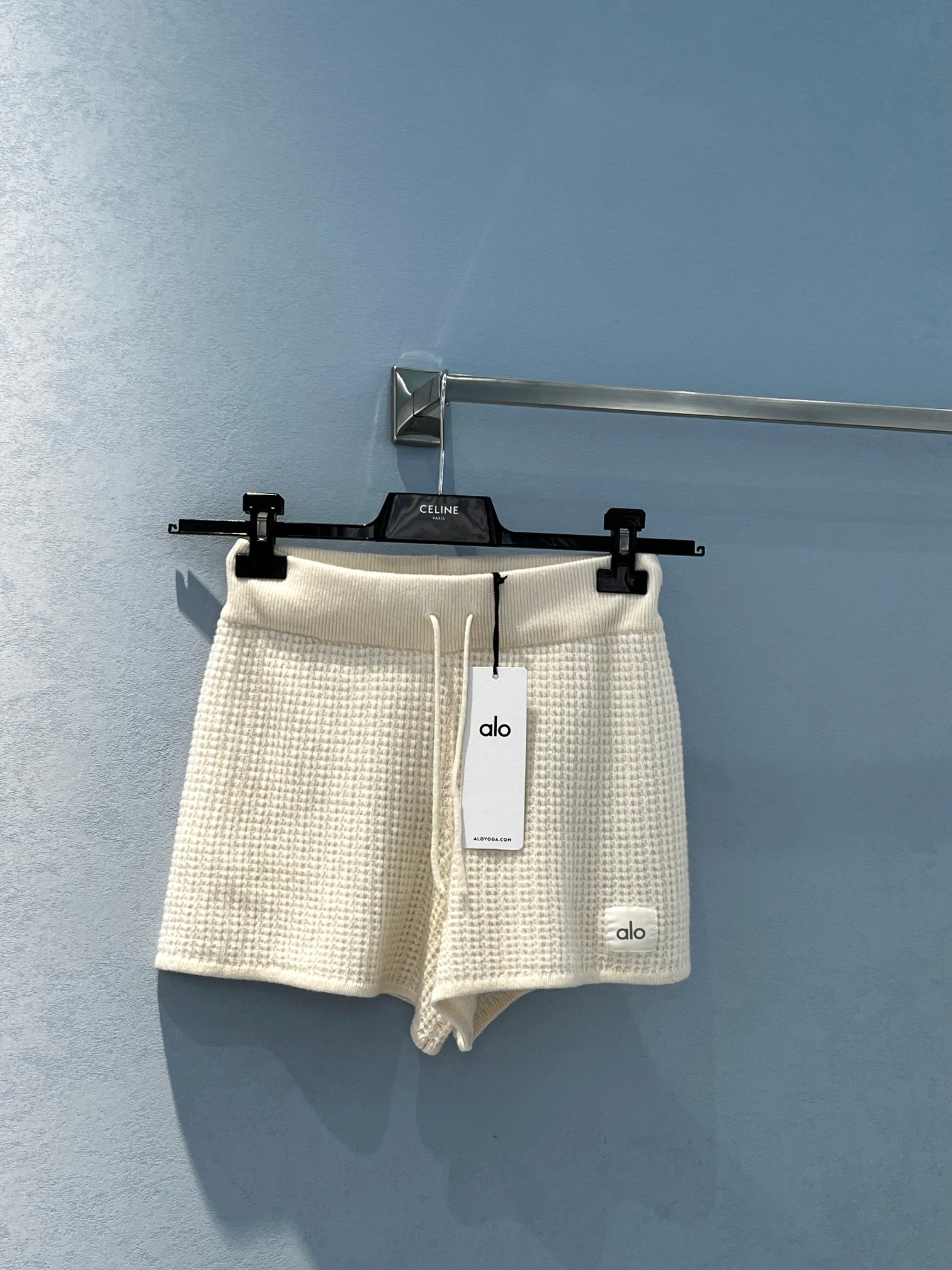 Stylish and Versatile: P759 Dress with ALO Waffle Shorts for Effortless Chic - 图片 4