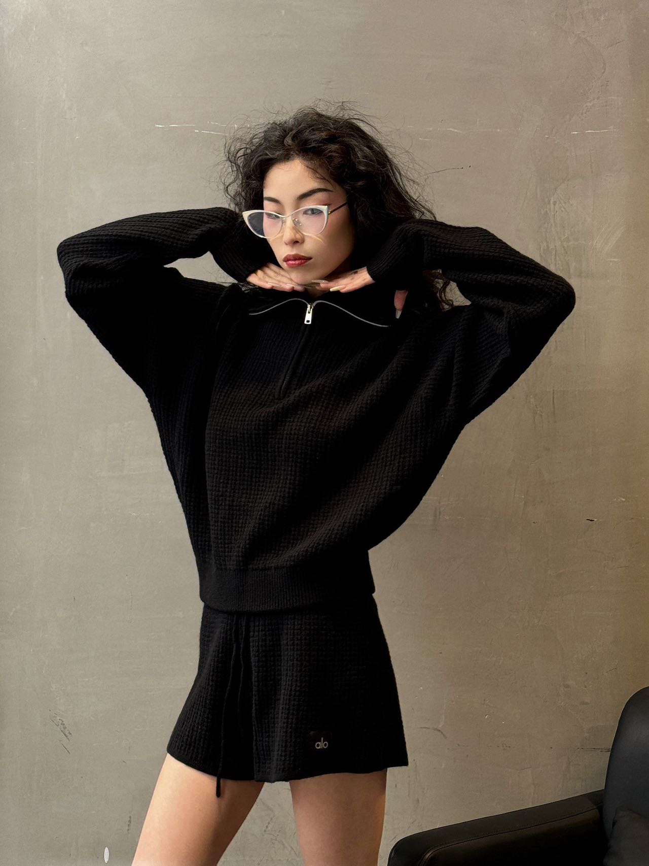 “Cozy and Stylish: P759 ALO Waffgar Knitting Shorts for Effortless Chic” - 图片 4