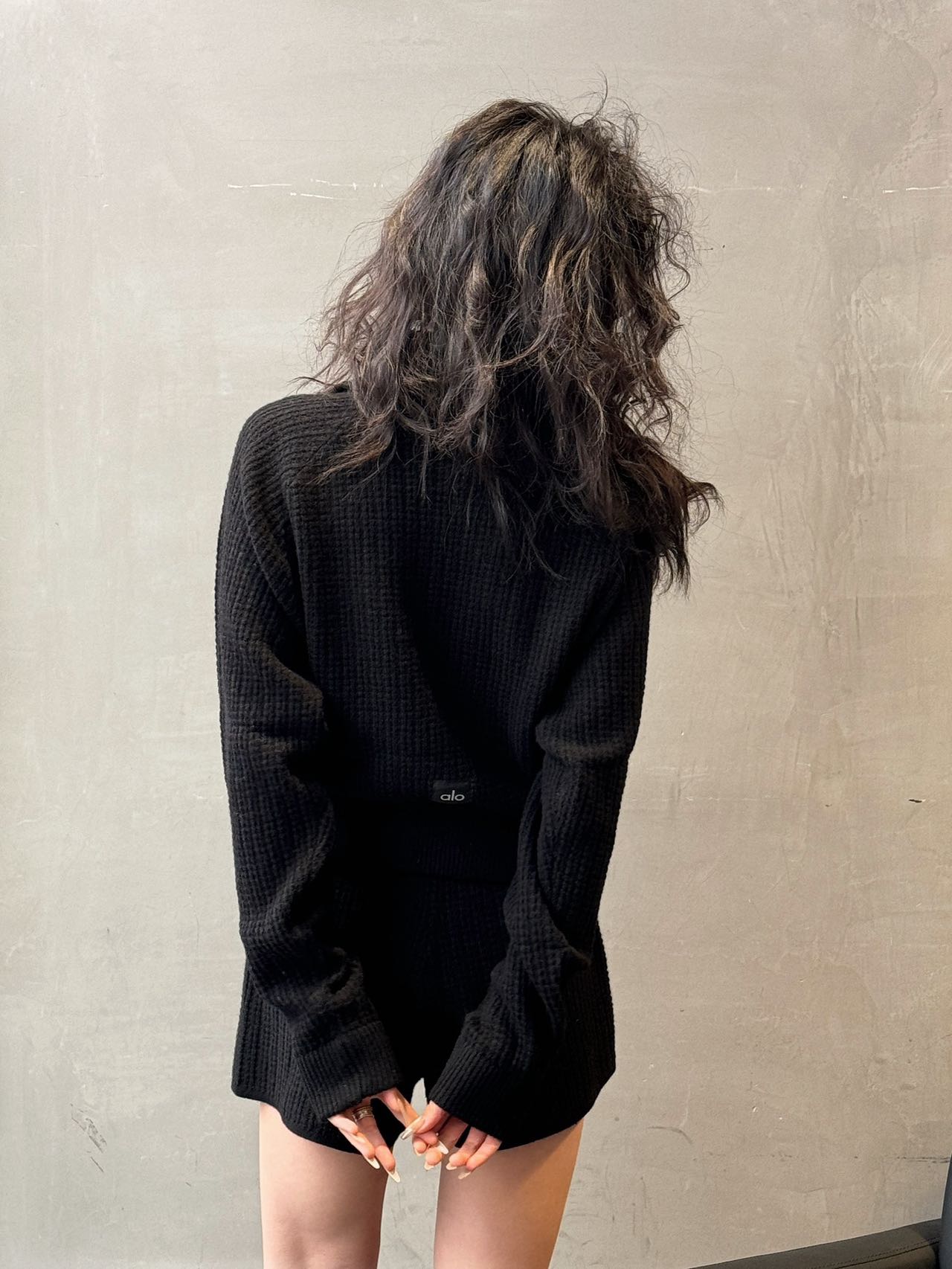 “Cozy and Stylish: P759 ALO Waffgar Knitting Shorts for Effortless Chic” - 图片 3