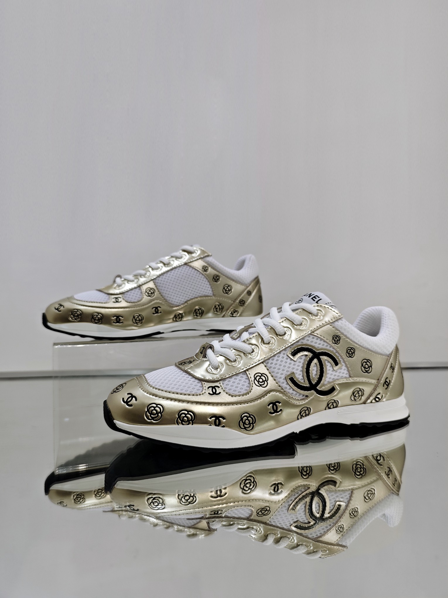 NO:352456,【CHANEL】 Female size couple model, female 35-40, male 39-44 (female 41.42. male 45 customized) Chanel.25s.CHANEL Silver Horn King 2 generation!  [Happy] Brand new color scheme!  Brand new craftsmanship!  [Happy] 6 colors!  Gold. Silver black. Silver gray. Silver white. White black. Black and white (logo different colors [love]) TPU crease-free imported fabric + diamond breathable net TPU bottom..., chanel, chanel, alexander wang19860909【CHANEL】 女码少情侣款,女 35-40,男39-44(女41.42.男45定做 ) 香奈儿.25s.CHANEL 银角大王2代！[愉快]全新配色！全新工艺！ [愉快]6个色系！ 金色 .银黑.银灰.银白.白黑.黑白(logo不同颜色[爱心]) TPU无折痕进口面料+菱格透气网 TPU大底 ..,,chanel,chanel,alexander wang,Men's shoes