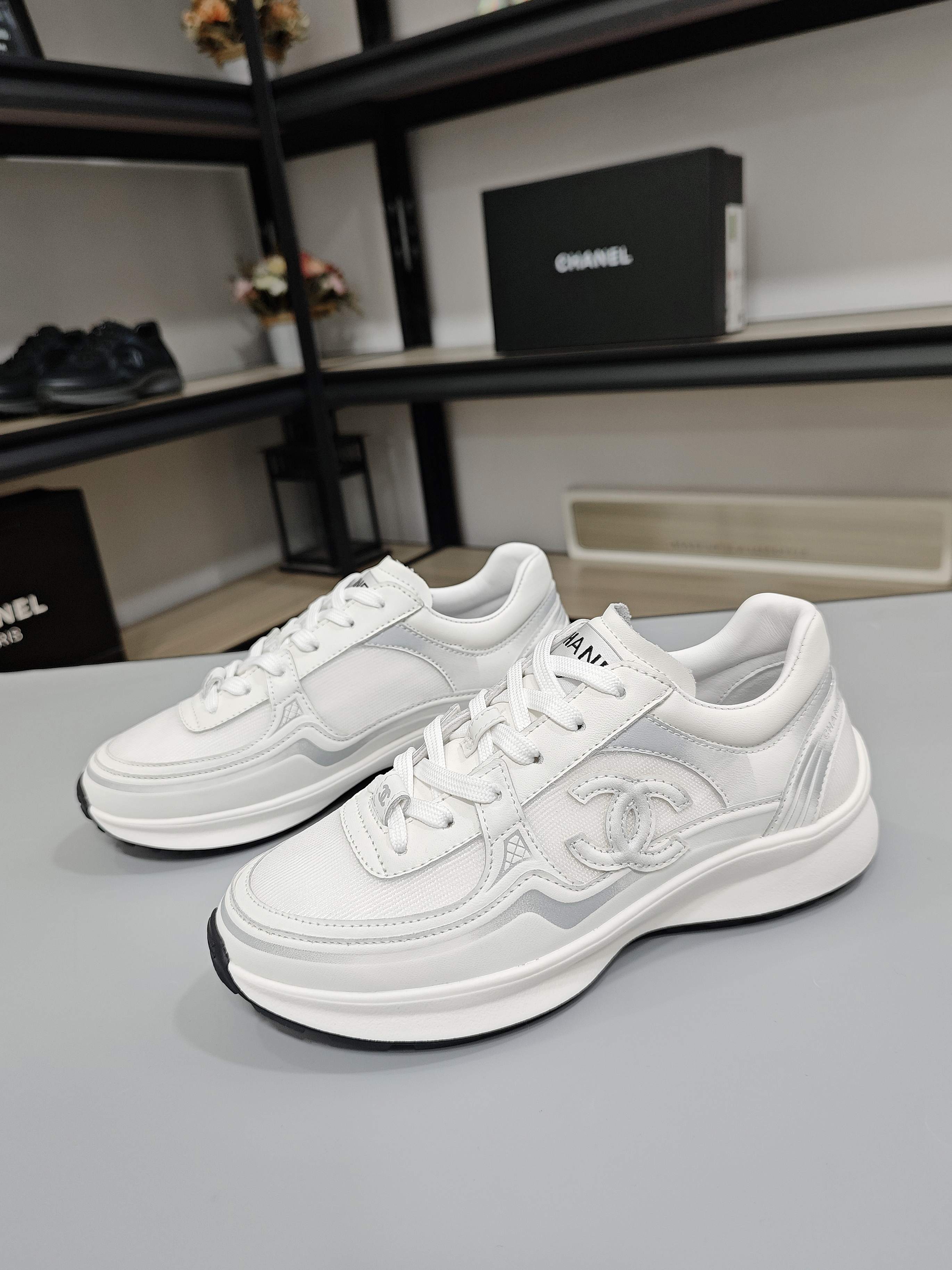 NO:690158,Chanel.26C.CHANEL Silver Horn King 2nd Generation!  [Happy] New color matching!  Brand new process!  [Happy] 2 colors!  White Black White cowhide with silver print + white sheepskin lining Black cowhide with silver print + black sheepskin lining (different colors of logo [love]) TPU crease-free imported stretch mesh [rose] [rose] TPU outsole (black + white) (black + gray) Original full set of packaging!  [Love] Male Female Same Style Female 35-42 Male 38-46,,chanel,chanel,alexander wang,cowhide,sheepskin19860909香奈儿.26C.CHANEL 银角大王2代！[愉快]全新配色！全新工艺！ [愉快]2个色系！白色 黑色 白皮牛皮印银色+白色羊皮里 黑色牛皮印银色+黑色羊皮里 (logo不同颜色[爱心]) TPU无折痕进口弹力面网[玫瑰] [玫瑰]TPU大底（黑+白）（黑+灰） 原版全套包装！ [爱心]男 女 同款 女 35－42 男 38－46,,chanel,chanel,alexander wang,cowhide,sheepskin,Men's shoes