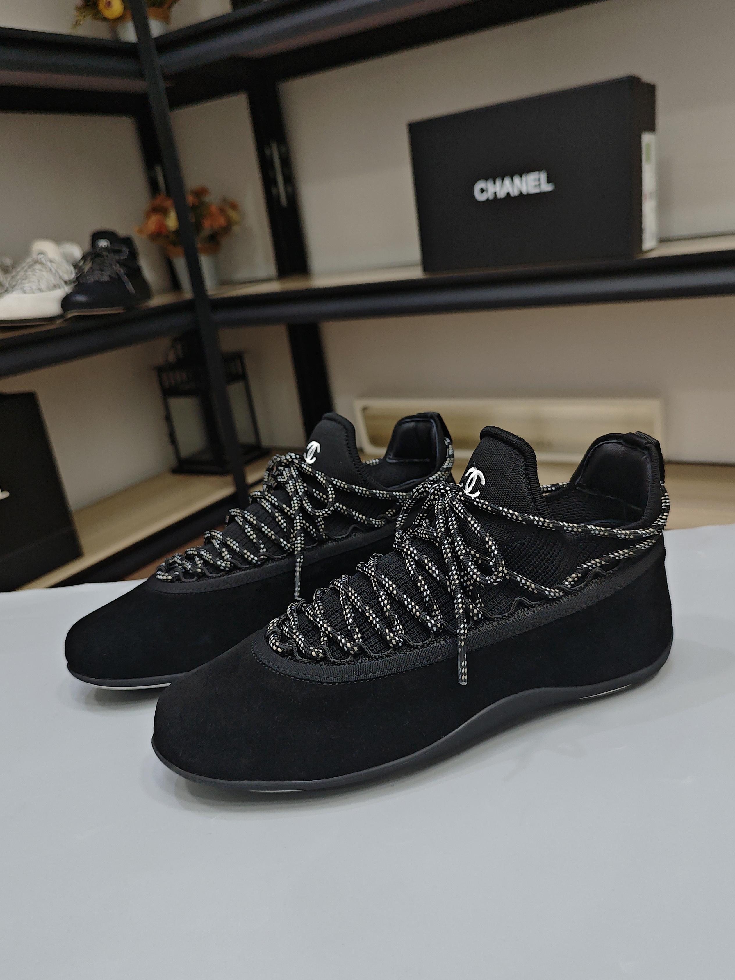 NO:957469,26B CHANEL off-white sheepskin [love] flat shoes, flying woven shoes, bun shoes [love] don’t be afraid of being late for good products!  Create a classic [Love] women's model 35-41 [Love]. 4 colors: off-white velvet, off-white leather, black washed cow velvet + black leather + diamond-shaped fly woven upper, top version, purchasing agent level to create a high-quality product (look at the version. Look at the lines!) The upper is made of [Love] original calfskin + silk sheepskin lining + (customized washed cow velvet) + original TPU bottom  [Love] Original packaging (delivery shoelaces. Original logo bag. Permanent Chanel sachet), casual shoes/sports shoes, chanel, chanel, flats, sneakers, cowhide, sheepskin1986090926B CHANEL 米白羊皮 [爱心]平底鞋 飞织鞋 包子鞋 [爱心]好货不怕晚！打造经典款 [爱心]女款 35－41  [爱心]. 4个色系 米白绒 米白皮 黑色水洗牛绒 +黑皮 +菱角孔型飞织鞋面, 顶级版本,代购级别打造精品（看版型.看线条！） 鞋面采用[爱心] 原版小牛皮+丝绸羊皮里 +（订制水洗牛绒）+原版TPU底 [爱心]原版包装(配送鞋带.原logo布袋.永久香奈儿香包),休闲鞋/运动鞋,chanel,chanel,flats,sneakers,cowhide,sheepskin,Women's Shoes