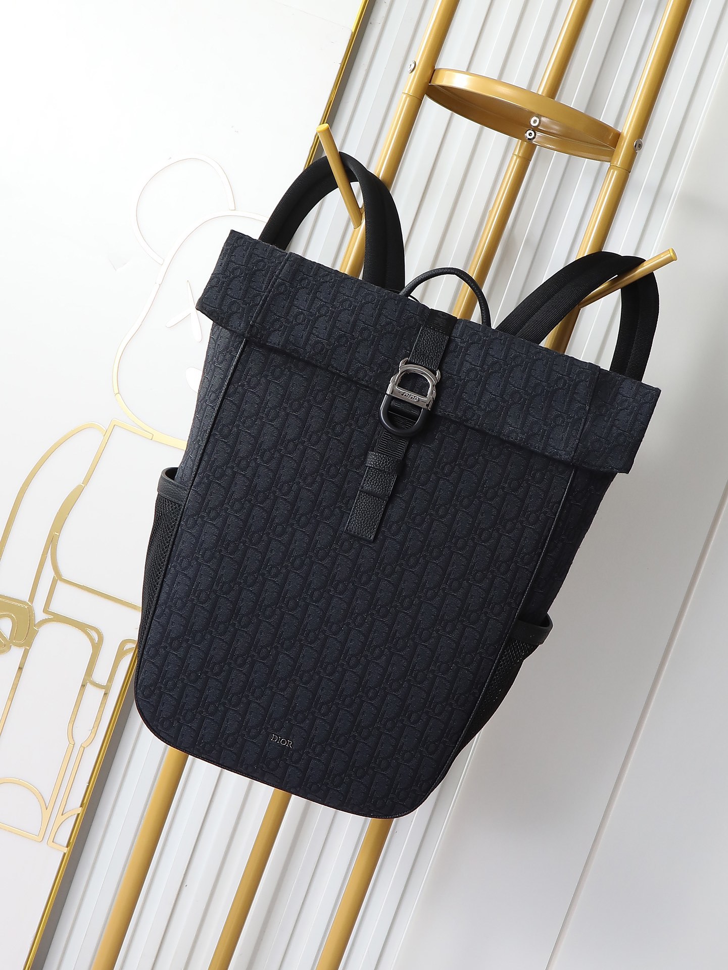 市场最高版本欢迎对比Dior8卷顶双肩背包黑色Oblique印花面料编号:1ESBA216YKY_H03