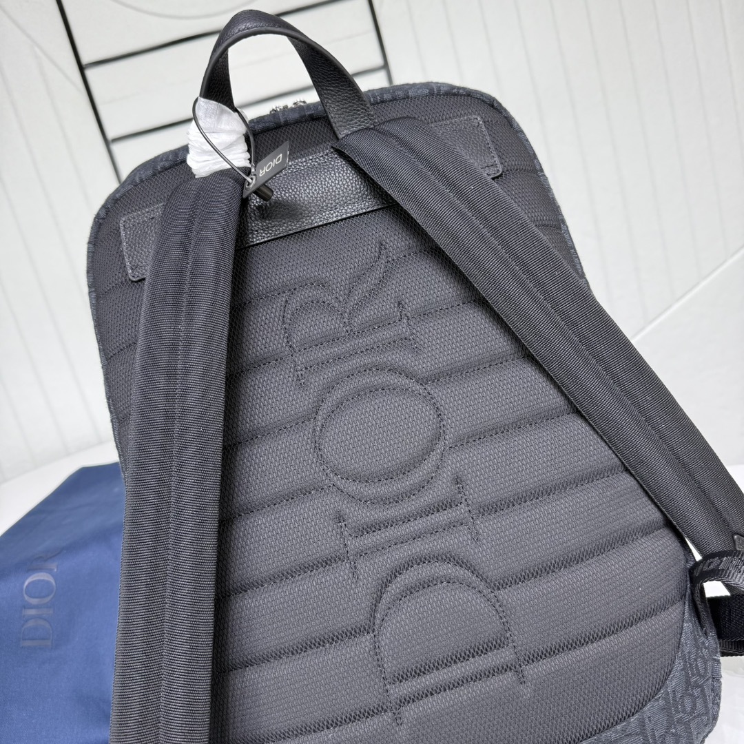 Rider Soft 拉链双肩背包黑色 Oblique 印花面料和黑色粒面牛皮革编号: 1ESBA229