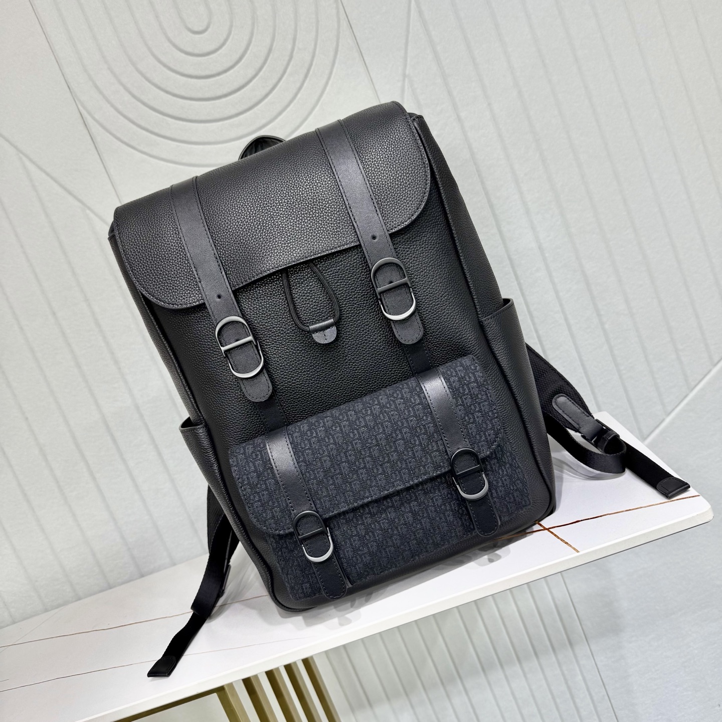 Dior Style Black Leather Backpack Bags detail image 1 from source 776394