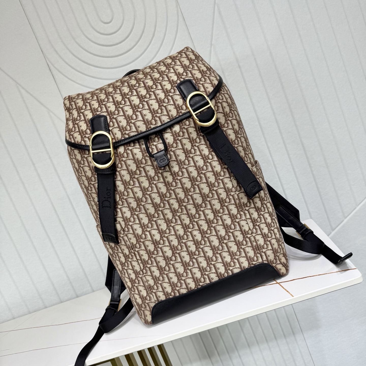 Dior Style Brown Leather Backpack Bags detail image 1 from source 776395