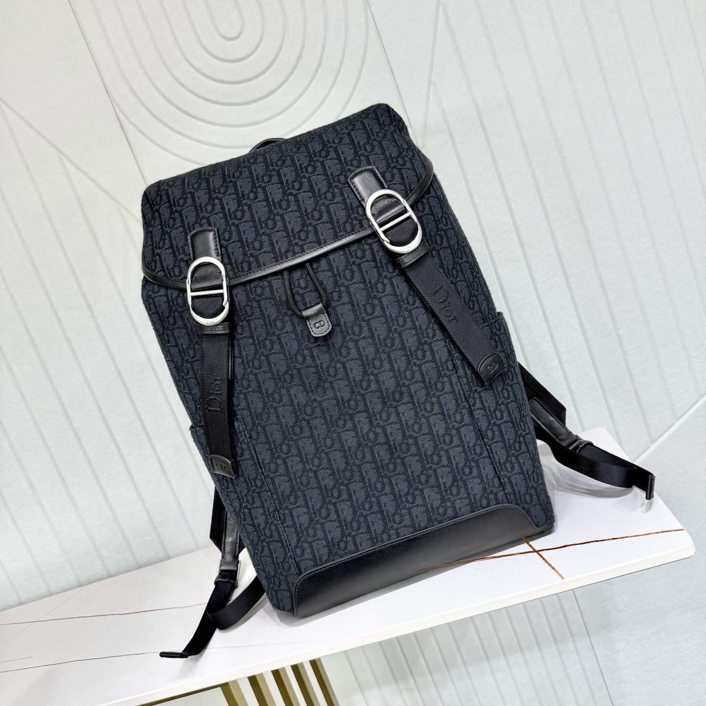 Dior Style Black Leather Backpack Bags detail image 1 from source 776396