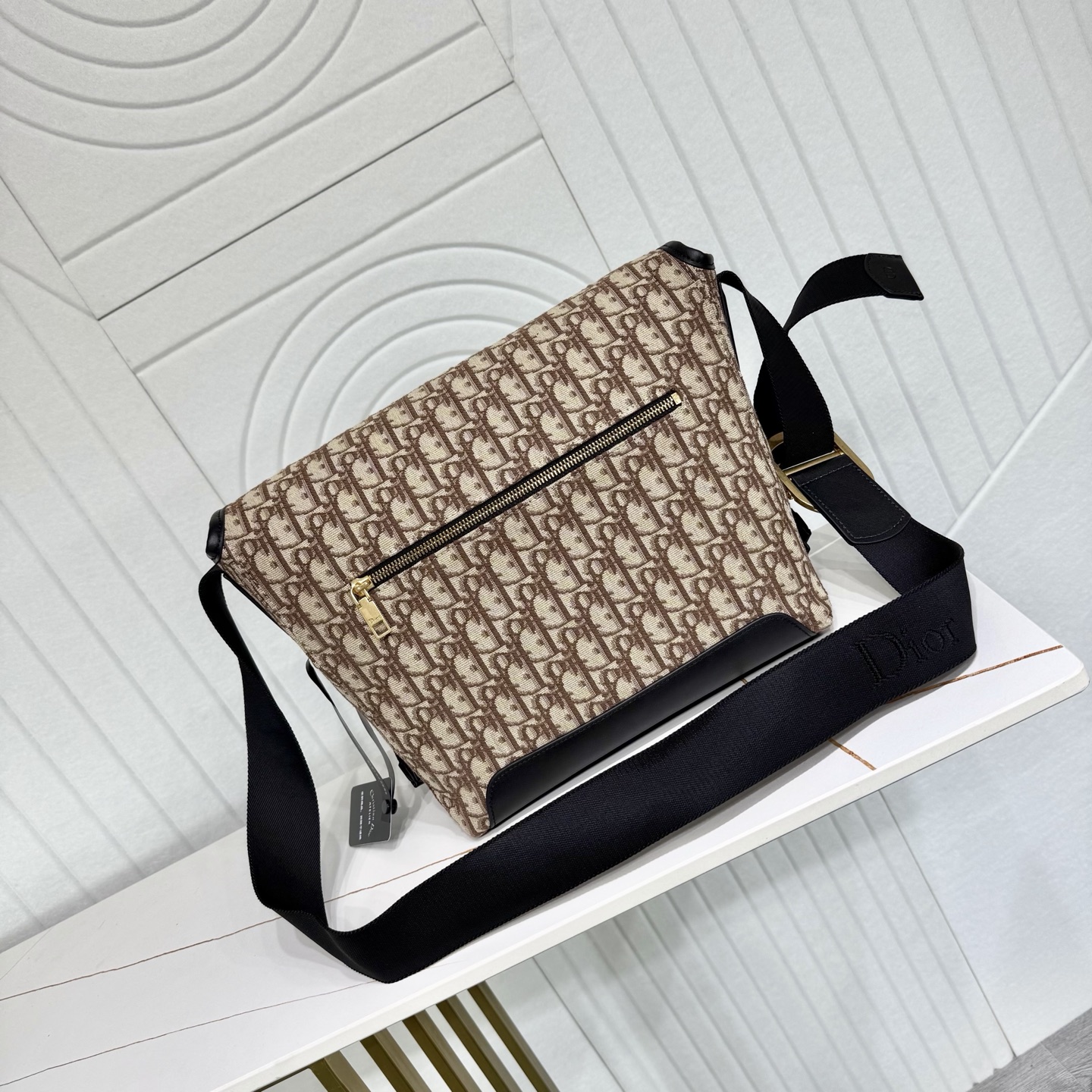 Dior Style Brown Leather Top Handle Bag style reference detail image 3 from source 776391