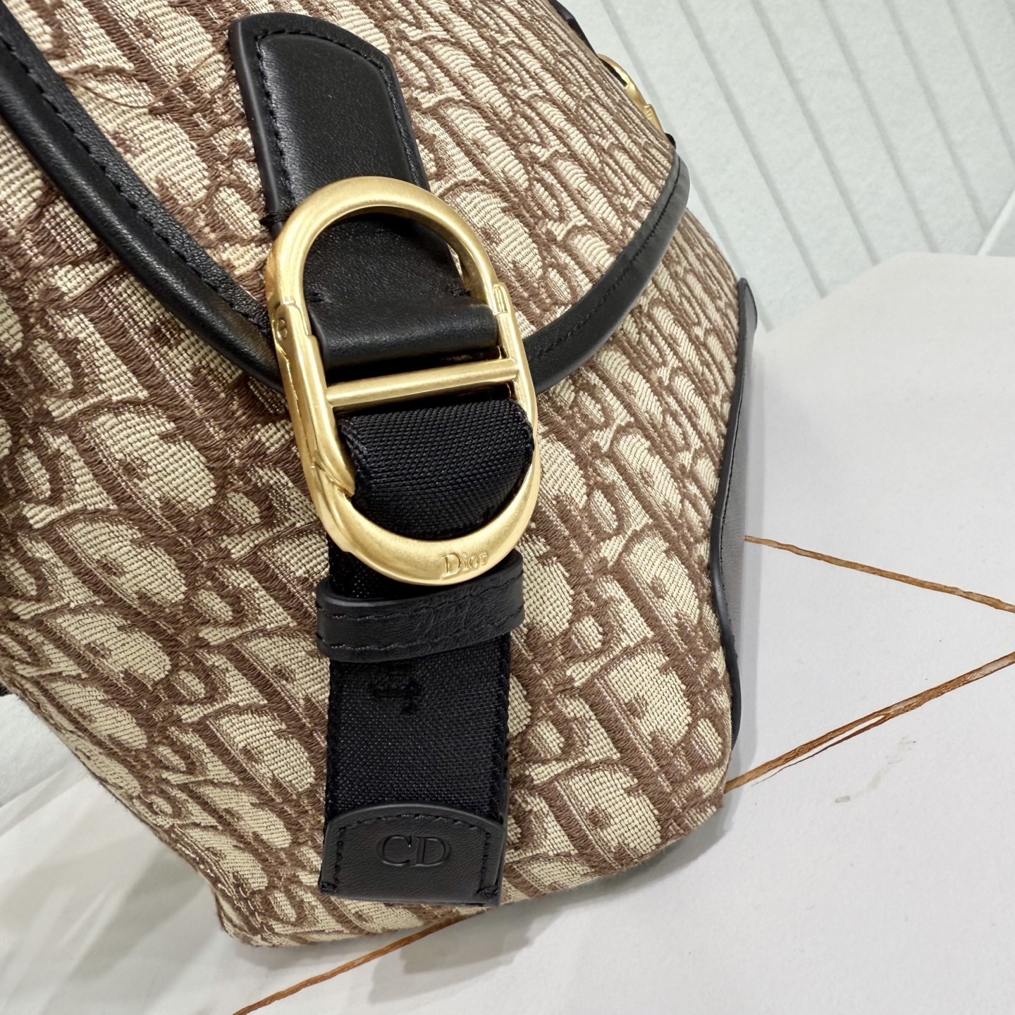 Dior Style Brown Leather Top Handle Bag style reference detail image 6 from source 776391