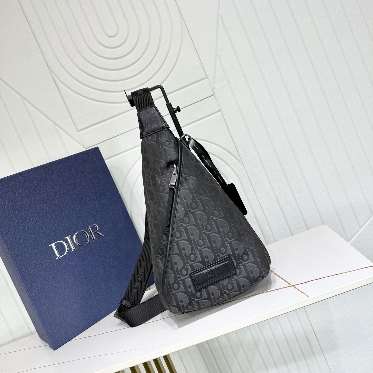 【市场最高版本】(原单品质)正品打版 «配盒子/礼品袋» Dior Trek 拉链单肩包 黑色 Oblique 印花尼龙 【市场最高版本】(原单品质)正品打版 «配盒子/礼品袋» Dior Trek 拉链单肩包 黑色 Oblique 印花尼龙