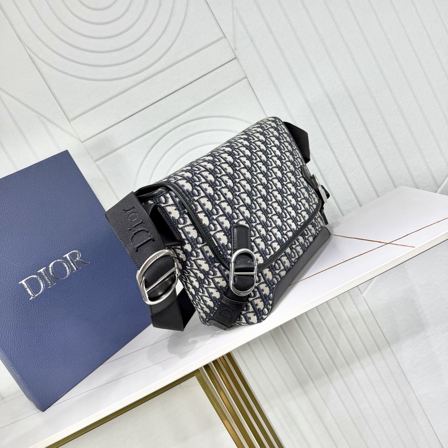 【市场最高版本】（原单品质）正品打版 «配盒子/礼品袋» 小号 Dior Jett 翻盖信使包 米色和黑色 Obliqu