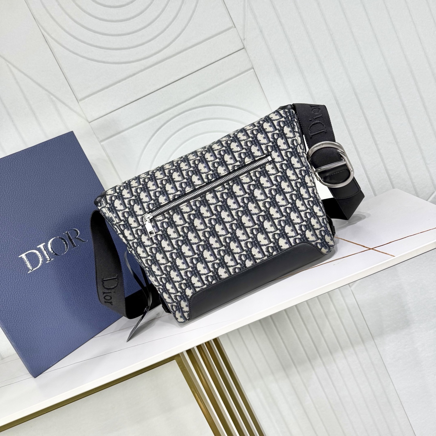 【市场最高版本】（原单品质）正品打版 «配盒子/礼品袋» 小号 Dior Jett 翻盖信使包 米色和黑色 Obliqu