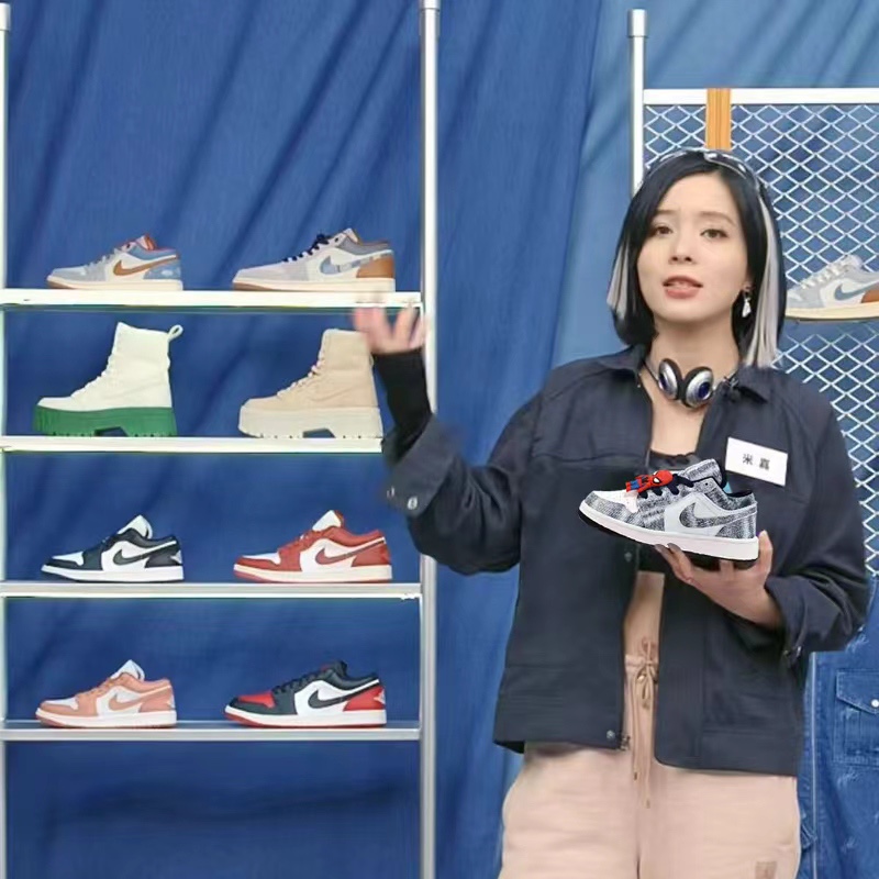 图片[7]-Jordan/乔丹 童鞋版本上线👣你家有个fashion宝贝👶🏻中底注胶孔内置真Sole气垫❗️耐克Air Jordan Brand 1 Mid GS\”Hulk\”AJ1乔丹一代低帮经典复古文化休闲运动篮球鞋“乔1低邦童鞋系列” 类型：低邦童鞋 尺码：22 23 24 25 26 27 28 29 30 31 32 33 34 35 36 37-选品中心